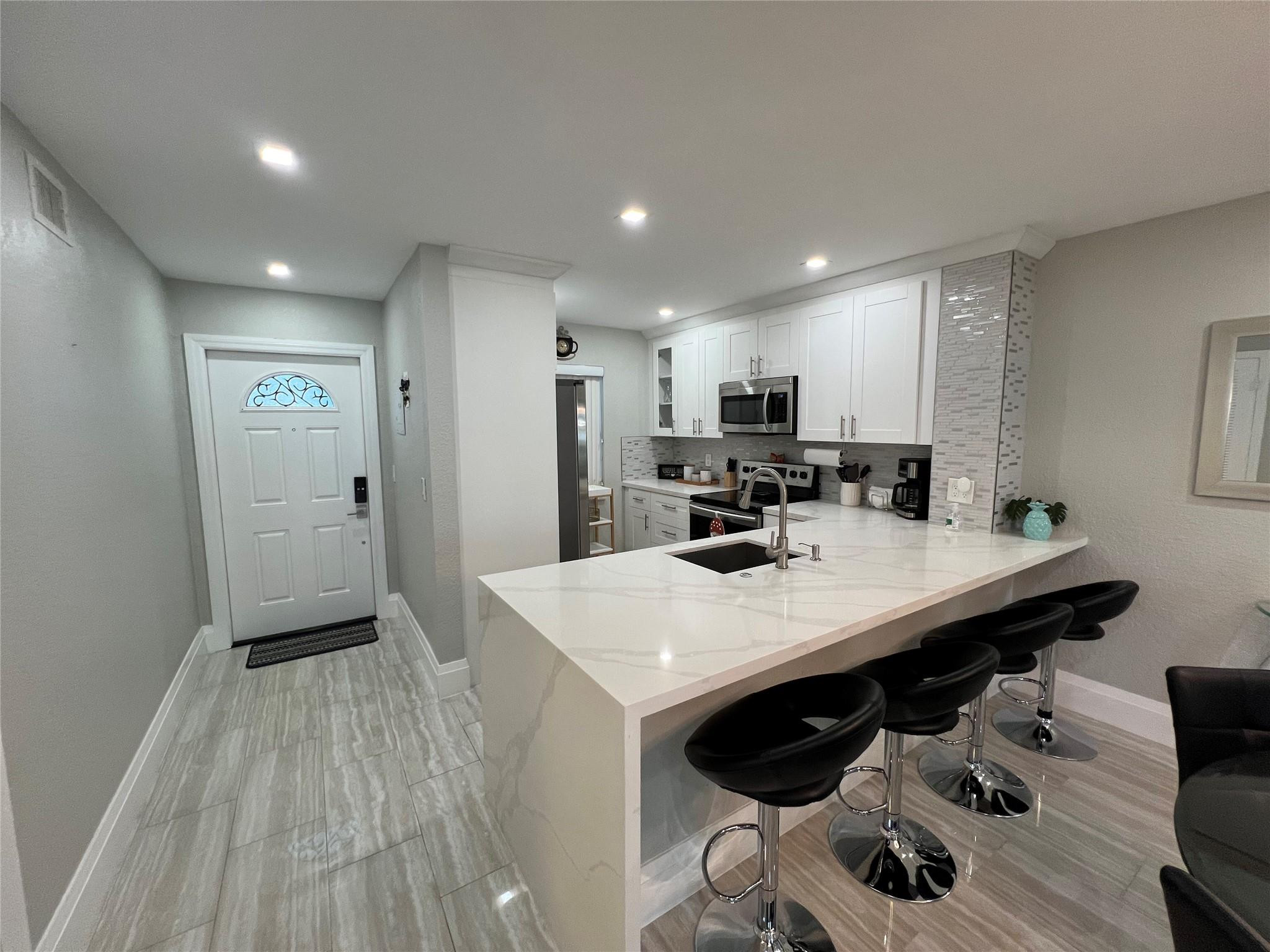 SANDALFOOT SOUTH ONE CONDO PT OF LTS 12, 33 AND 34 - Residential