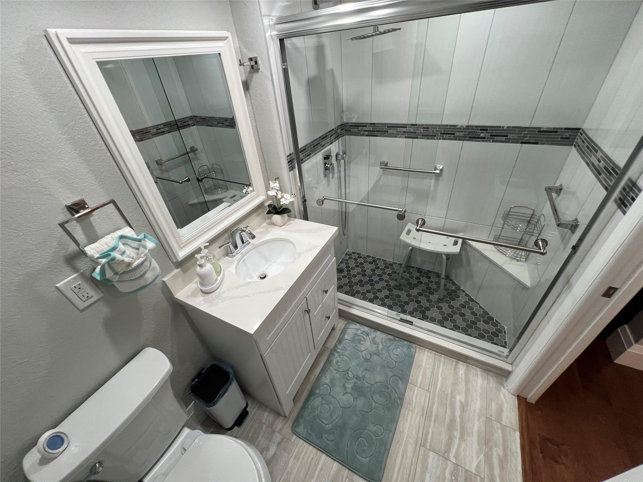 SANDALFOOT SOUTH ONE CONDO PT OF LTS 12, 33 AND 34 - Residential