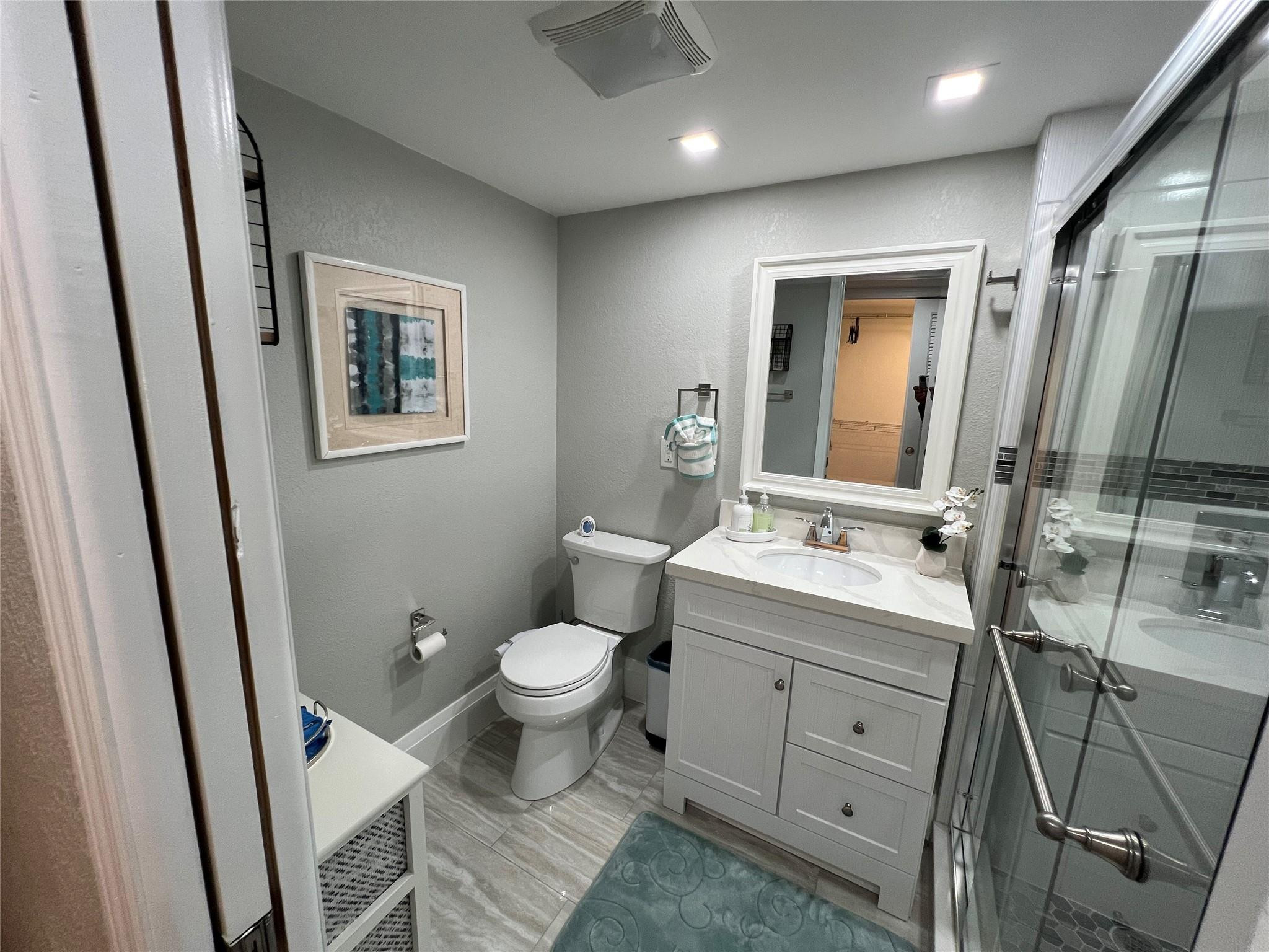 SANDALFOOT SOUTH ONE CONDO PT OF LTS 12, 33 AND 34 - Residential