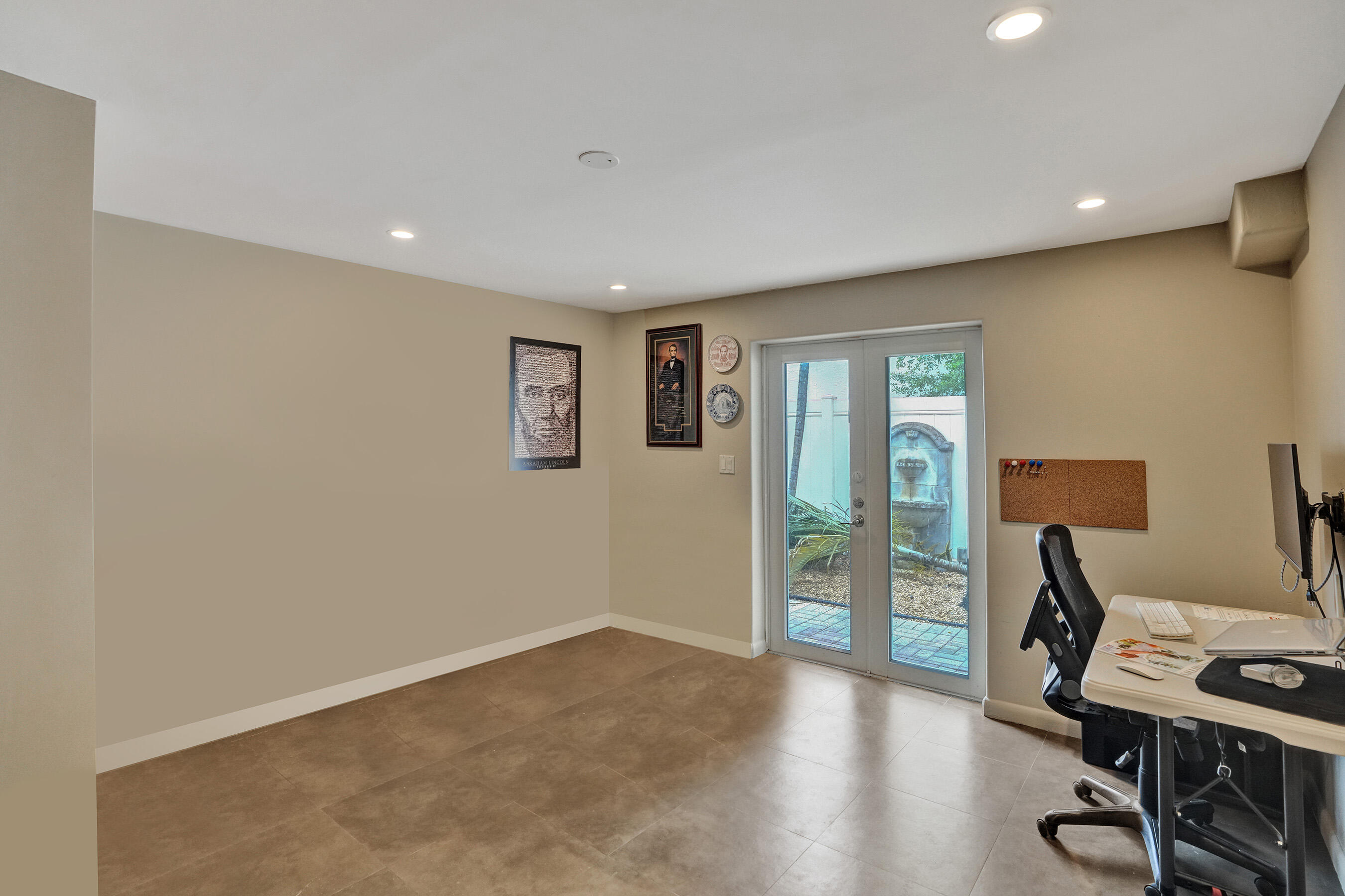 LAUDERDALE PARK 6-33 1/2 - Residential
