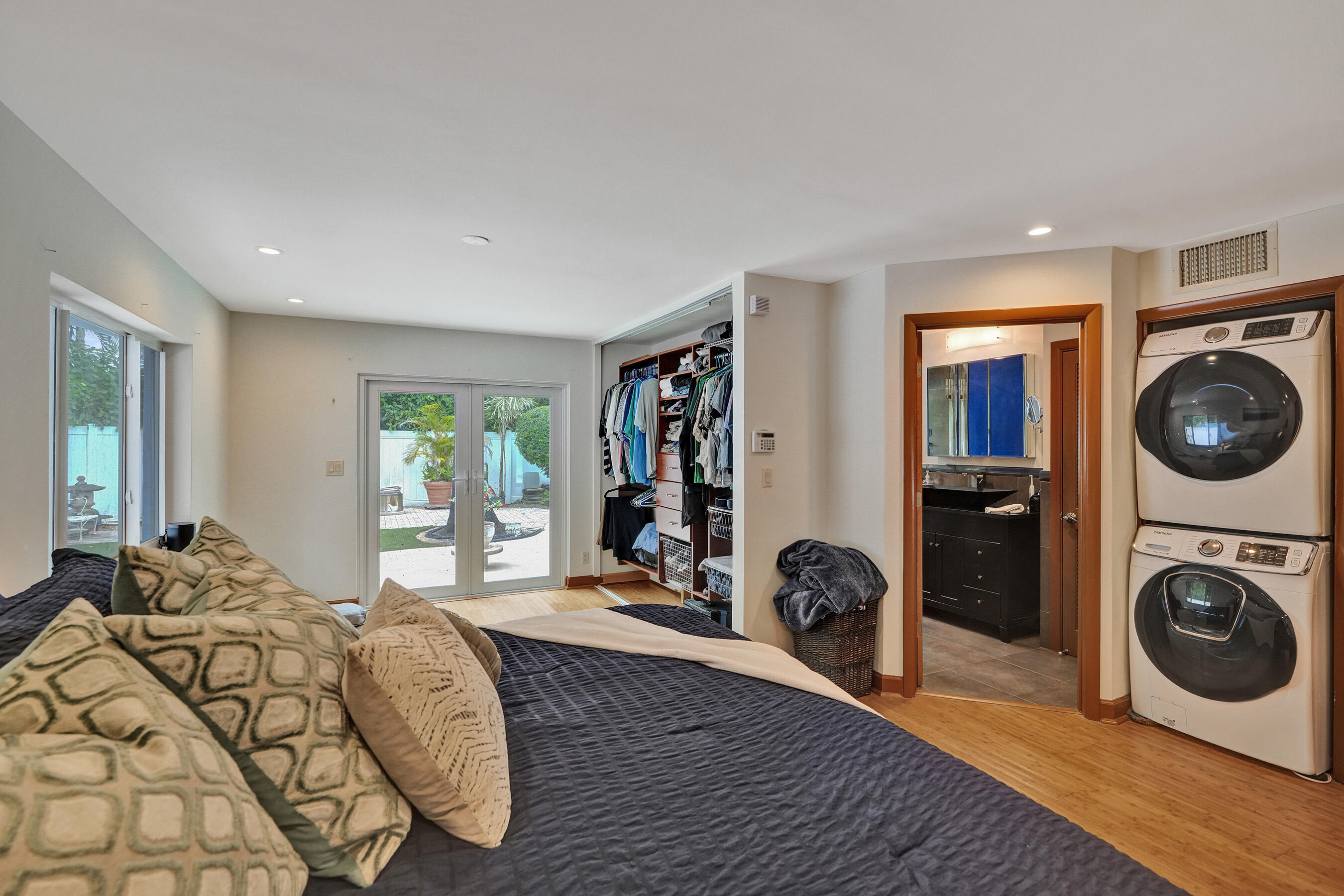 LAUDERDALE PARK 6-33 1/2 - Residential