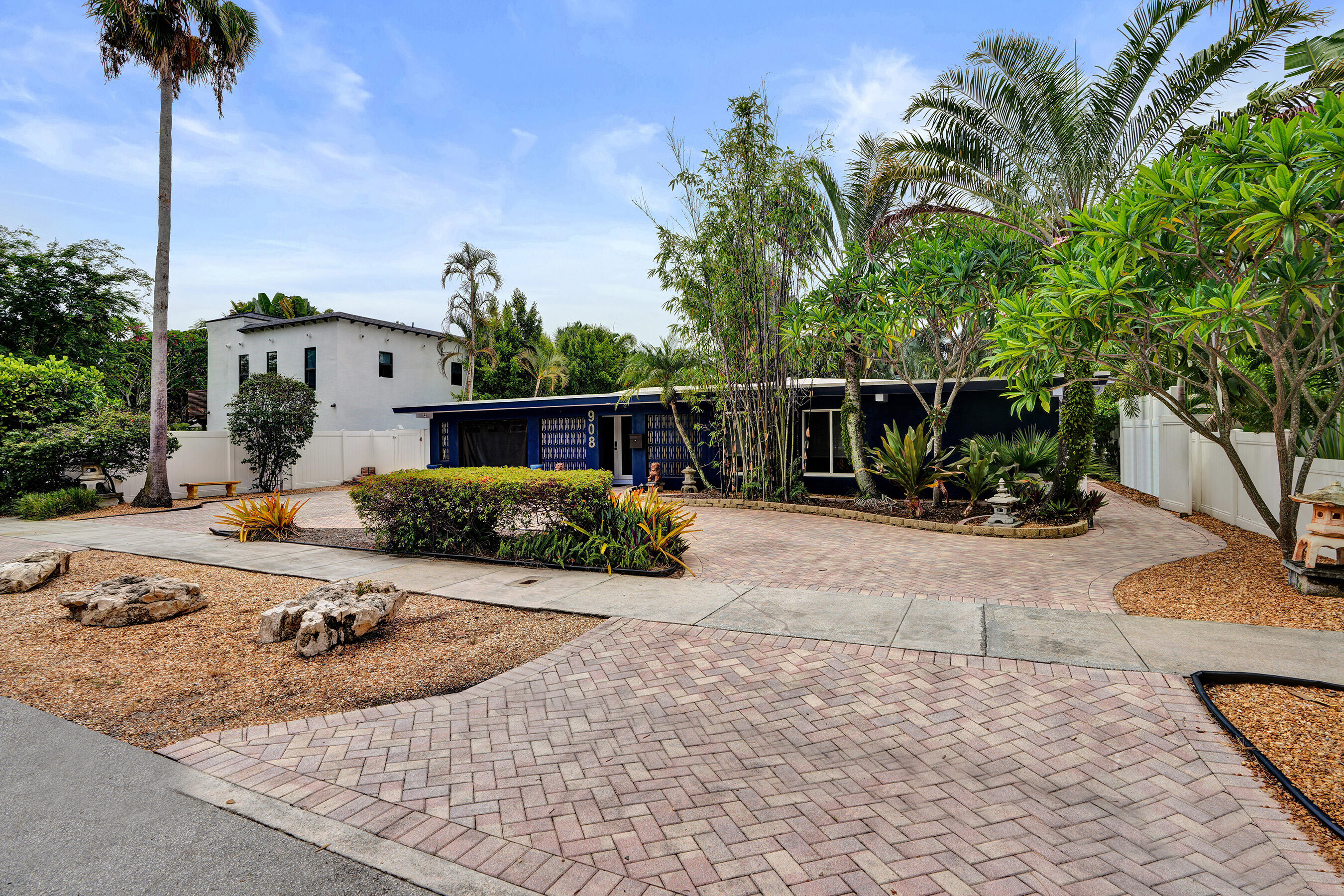 LAUDERDALE PARK 6-33 1/2 - Residential
