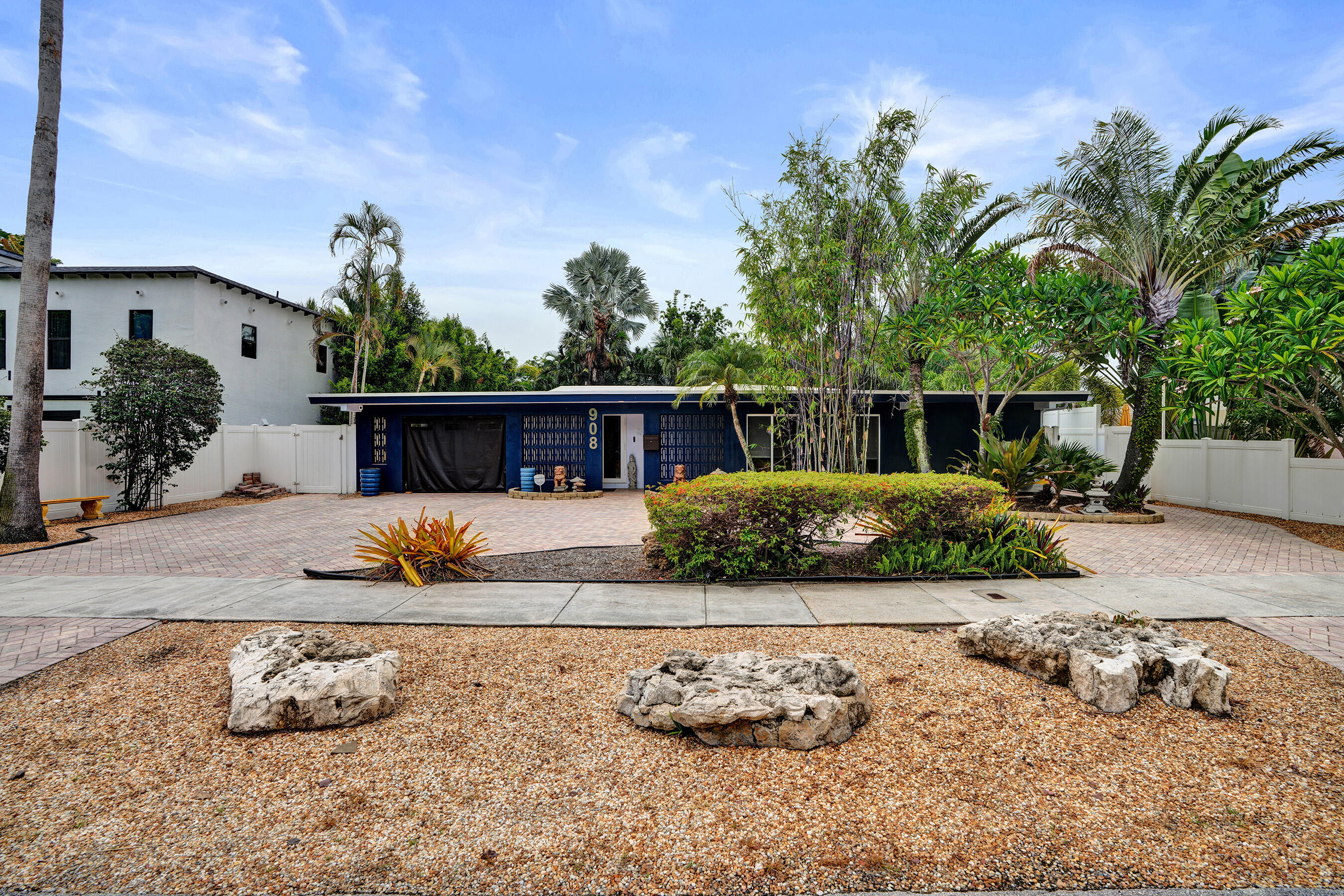 LAUDERDALE PARK 6-33 1/2 - Residential