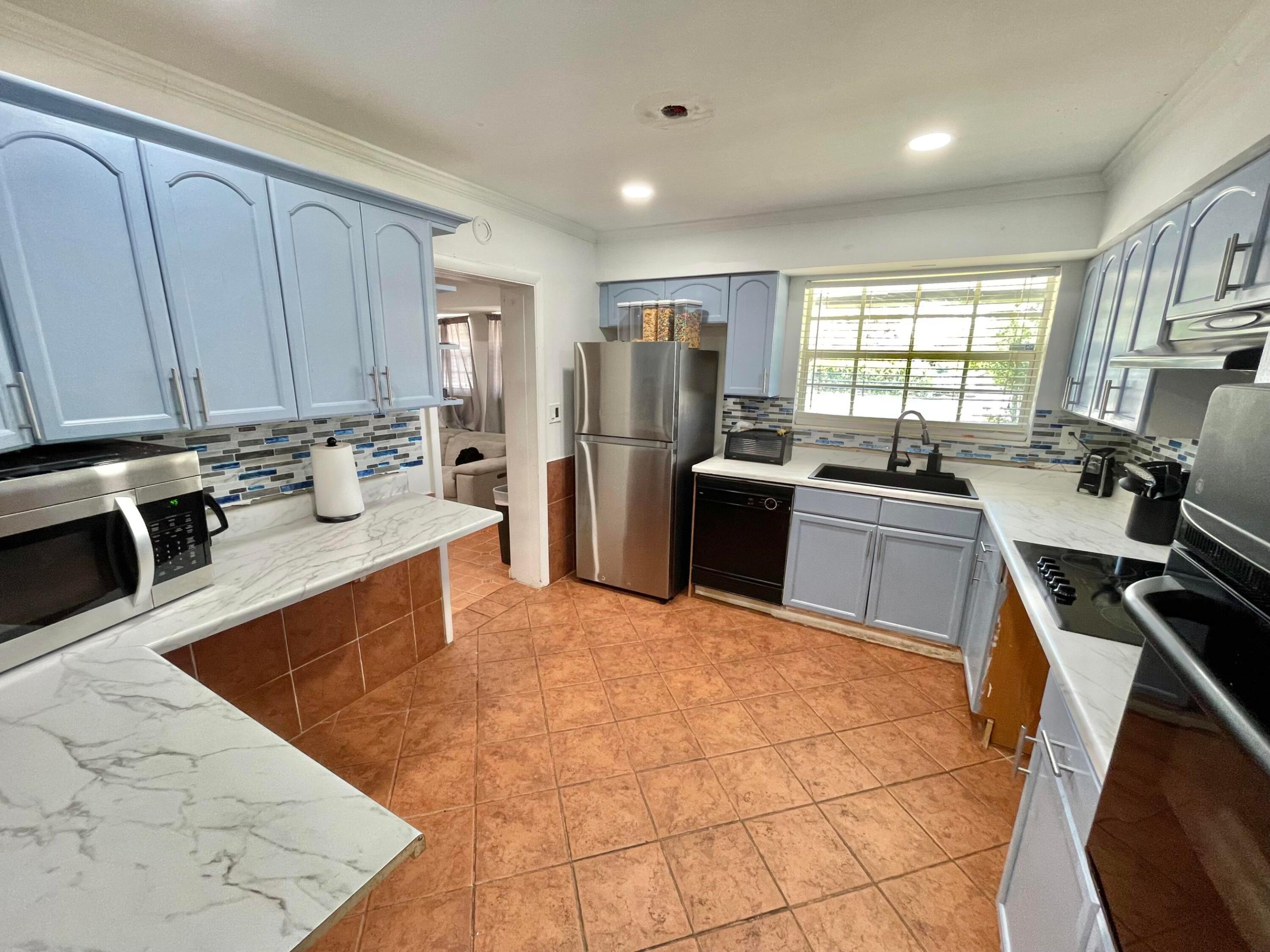 CORAL RIDGE ISLES - Residential