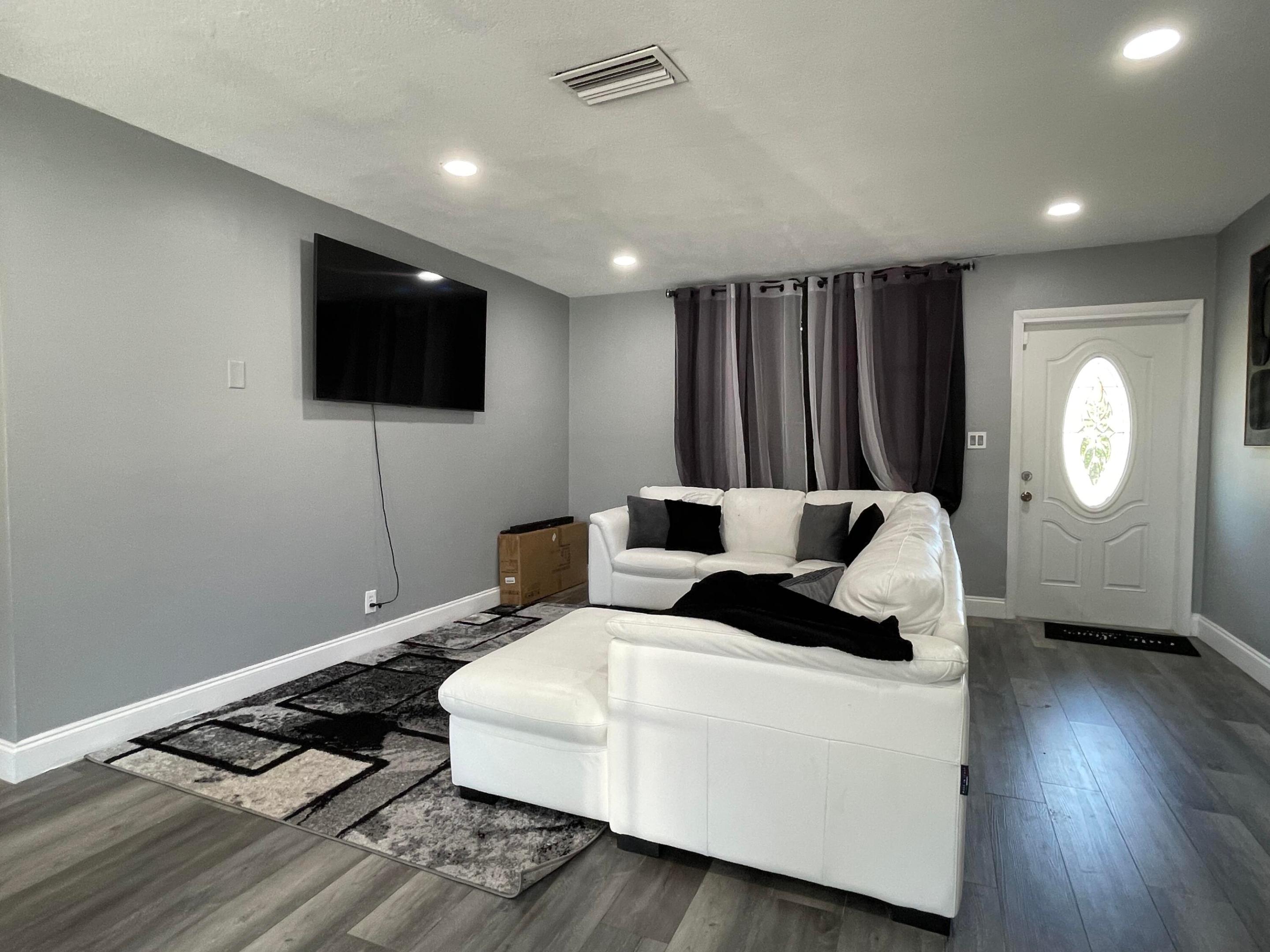 CORAL RIDGE ISLES - Residential