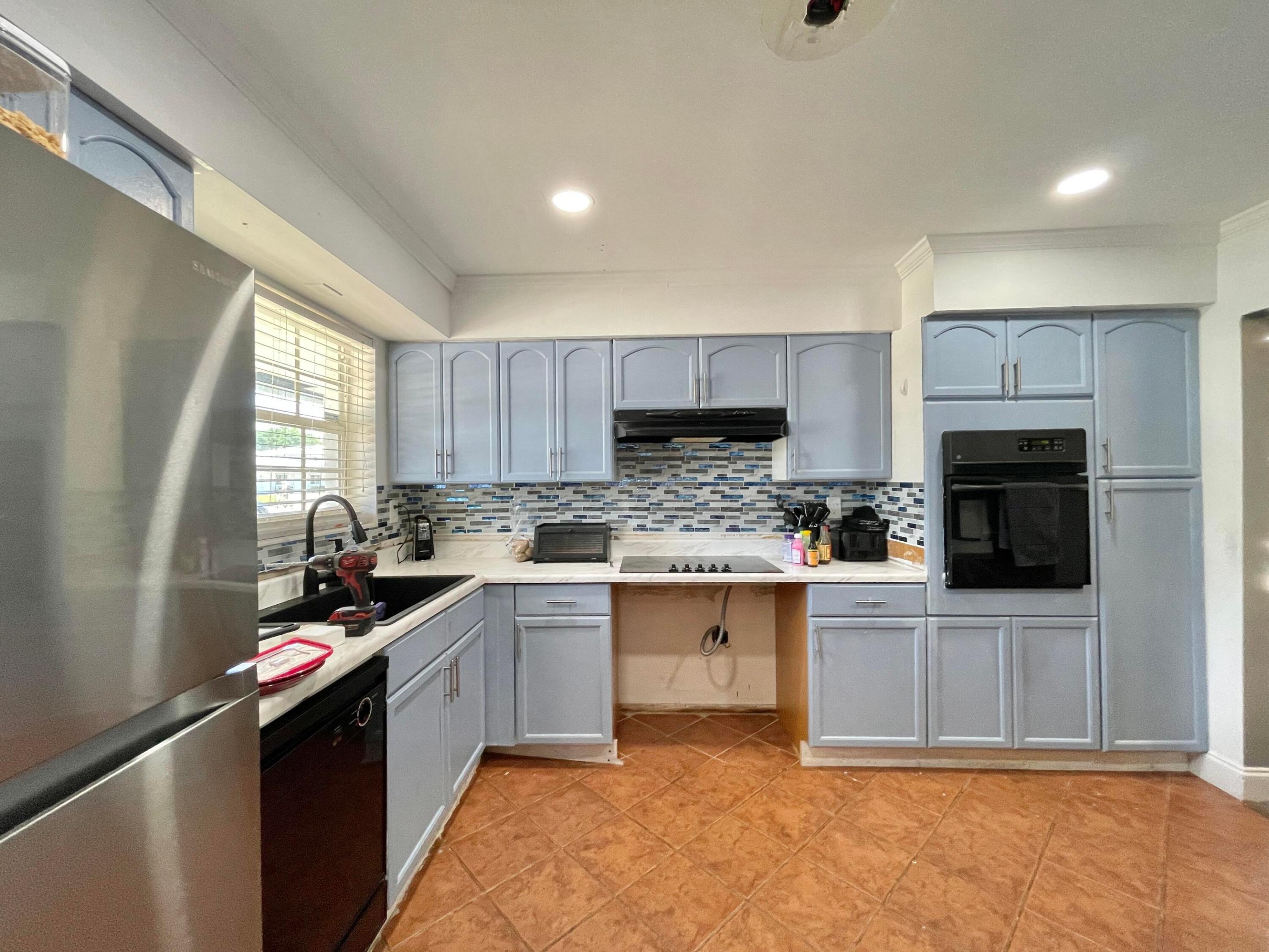 CORAL RIDGE ISLES - Residential