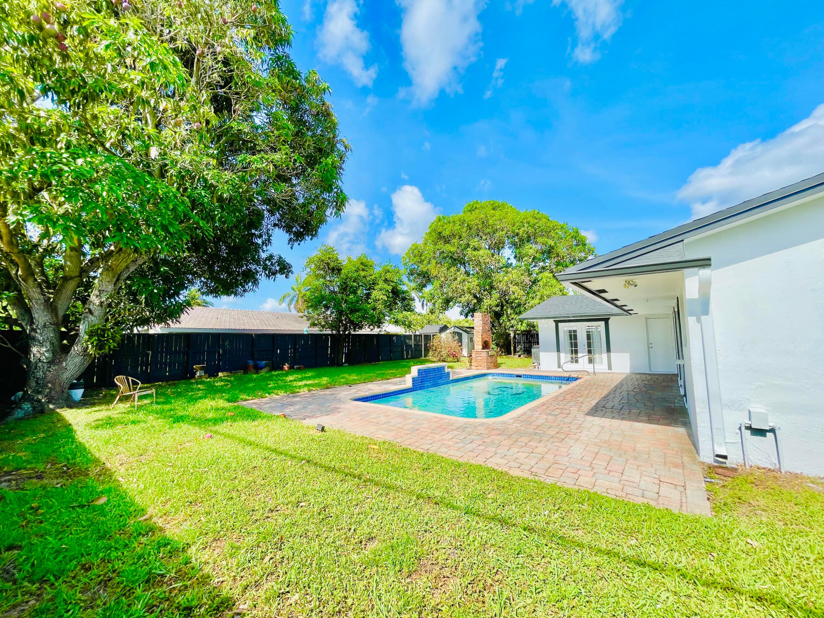 CORAL RIDGE ISLES - Residential
