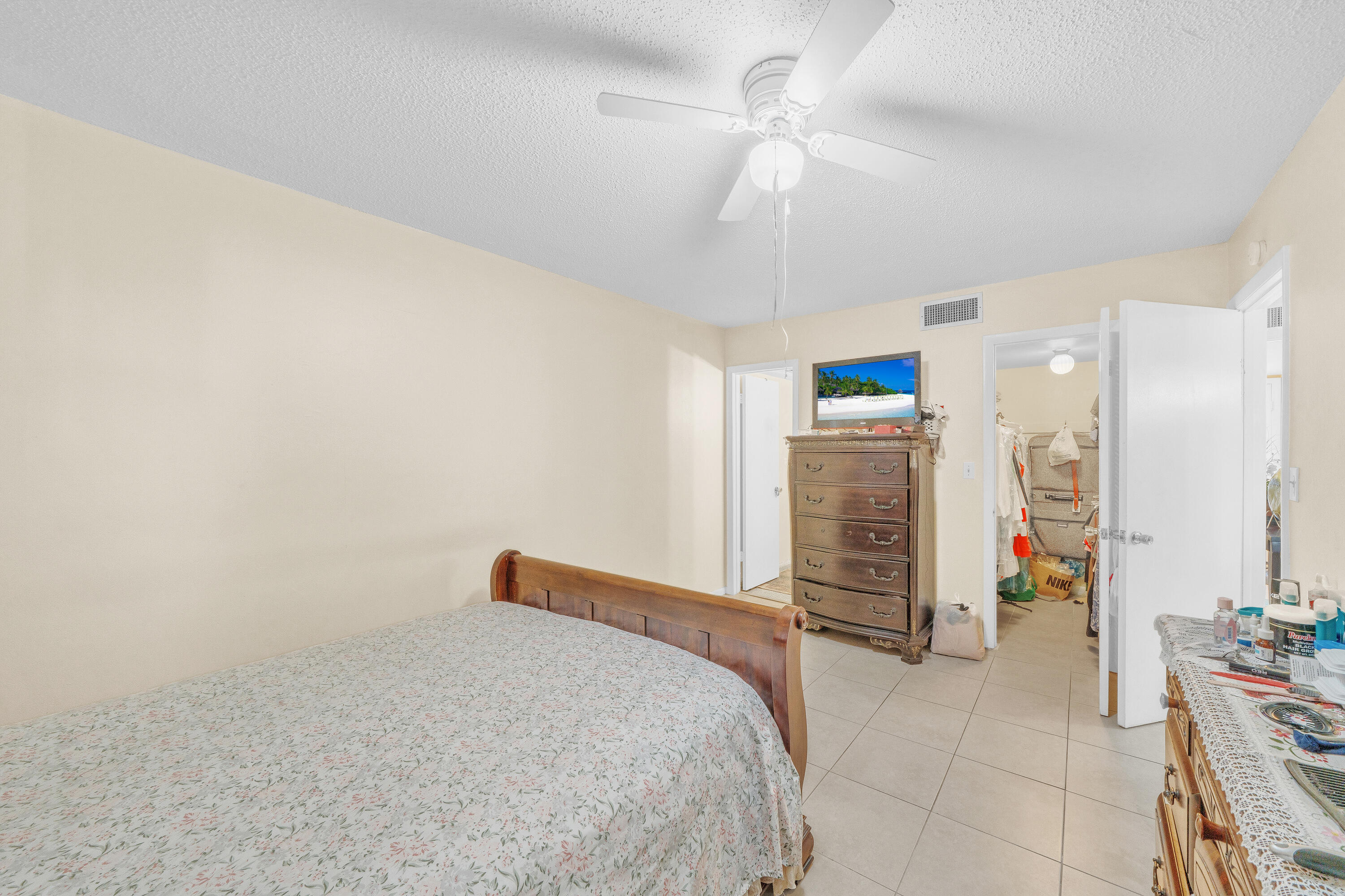 CYPRESS CHASE CONDO NO 6 - Residential