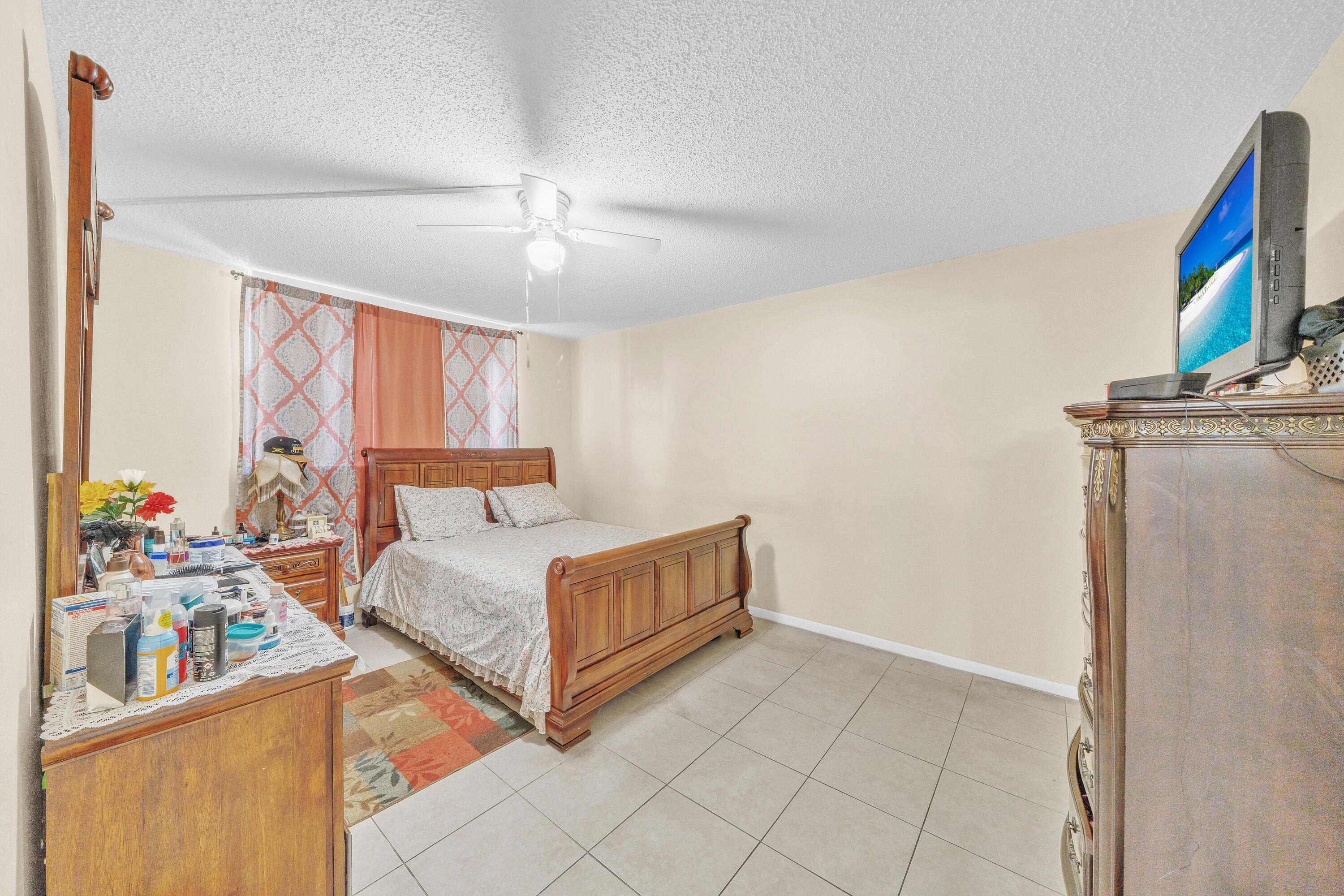 CYPRESS CHASE CONDO NO 6 - Residential