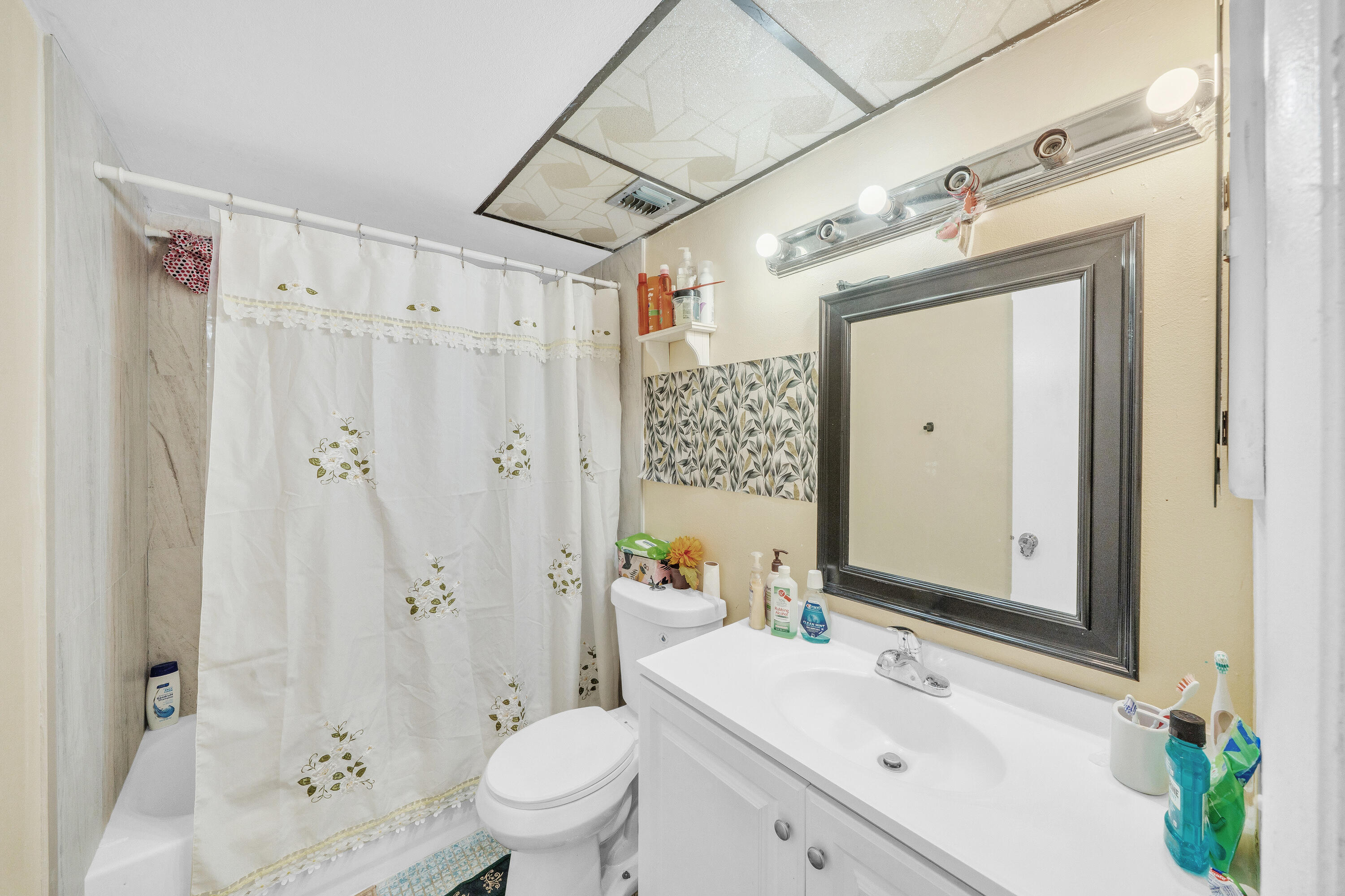 CYPRESS CHASE CONDO NO 6 - Residential