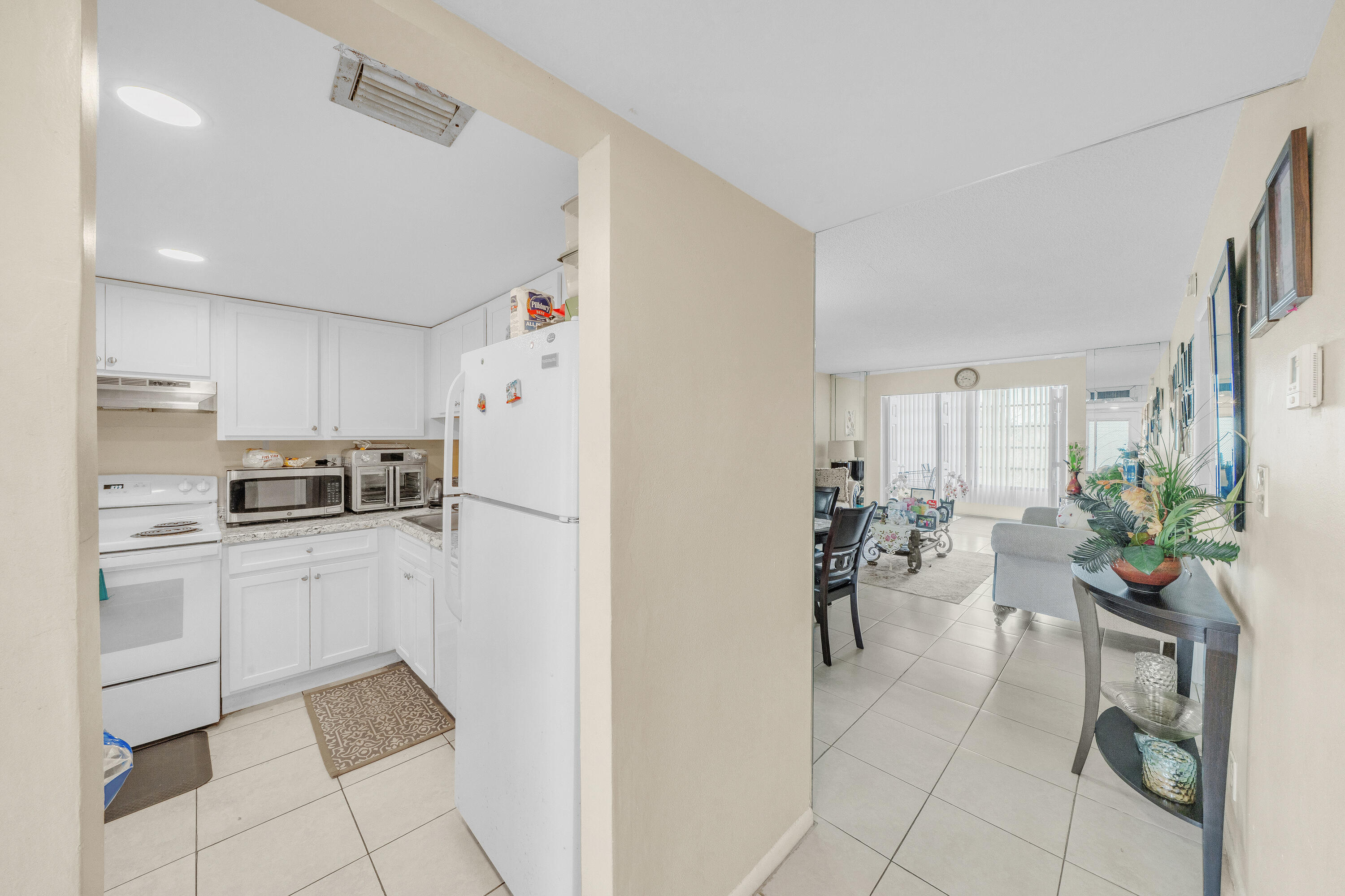 CYPRESS CHASE CONDO NO 6 - Residential