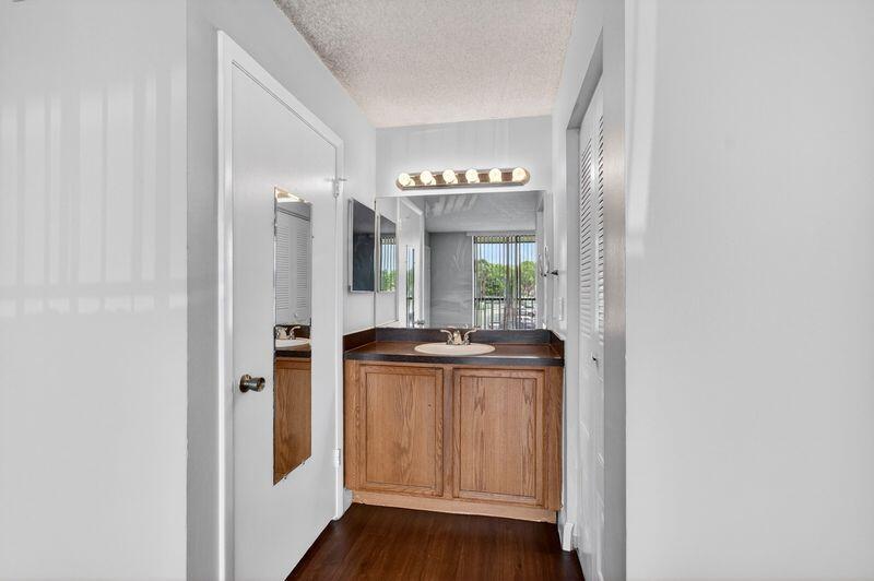 CLEAR LAKE CLUB CONDO - Residential Lease