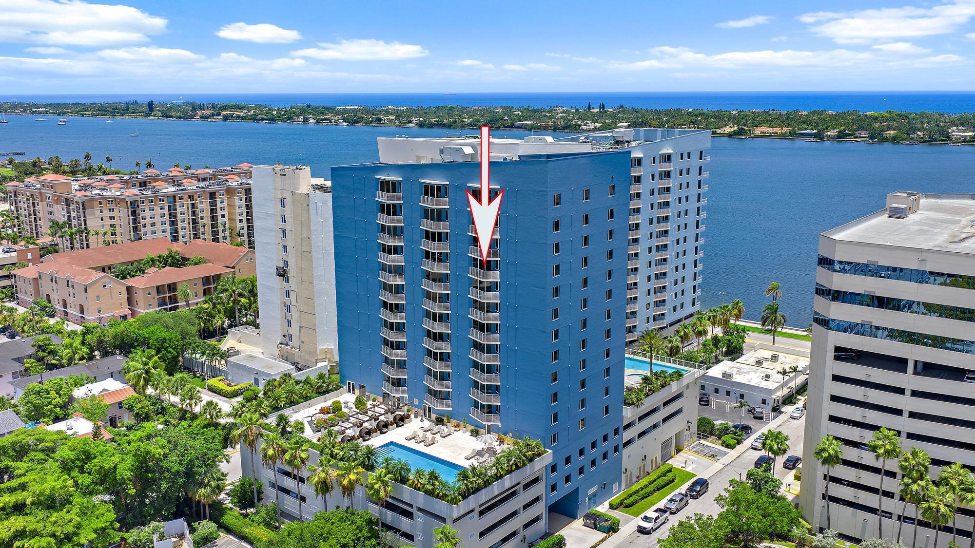 SLADE CONDO - Residential