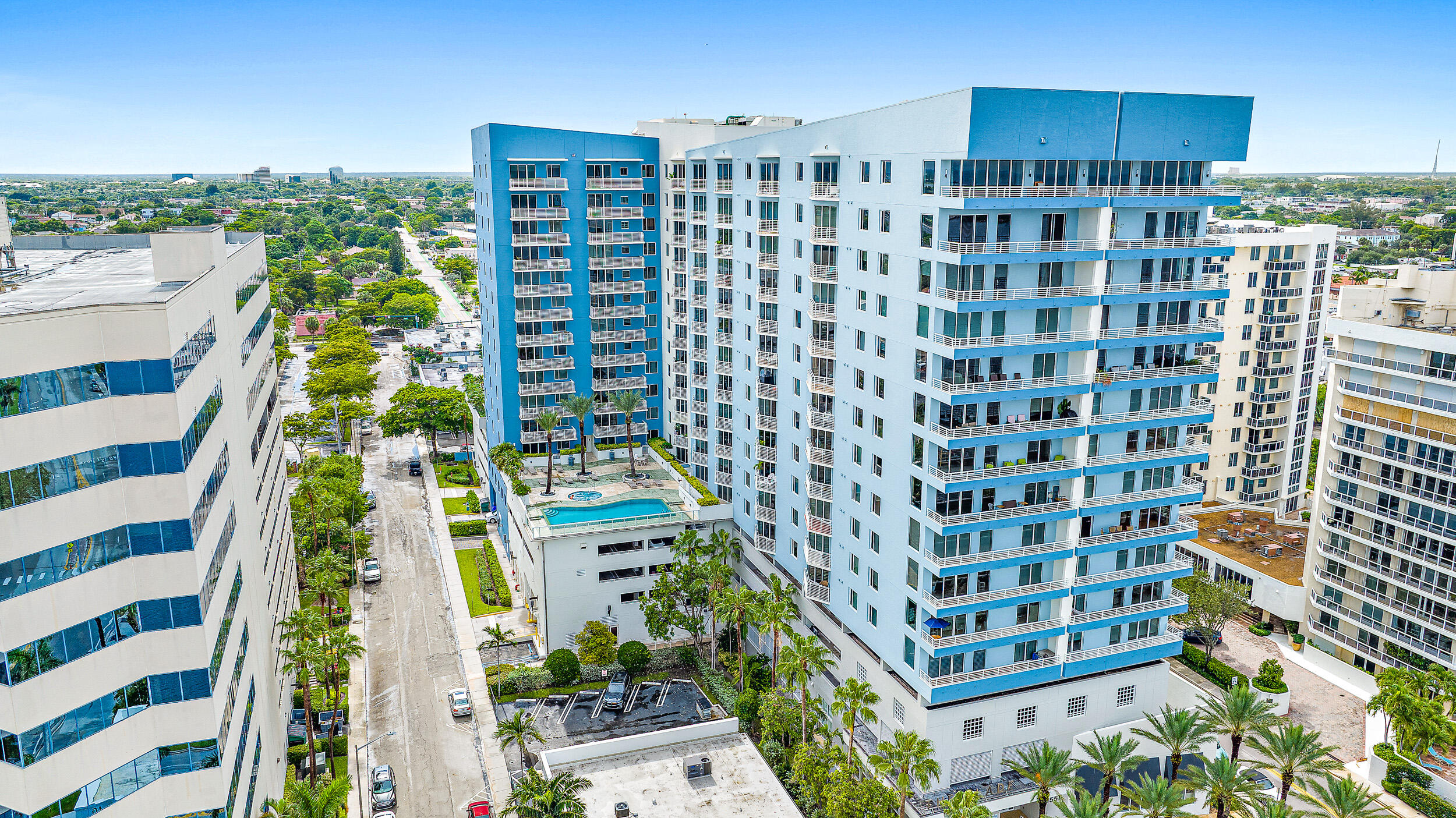 SLADE CONDO - Residential