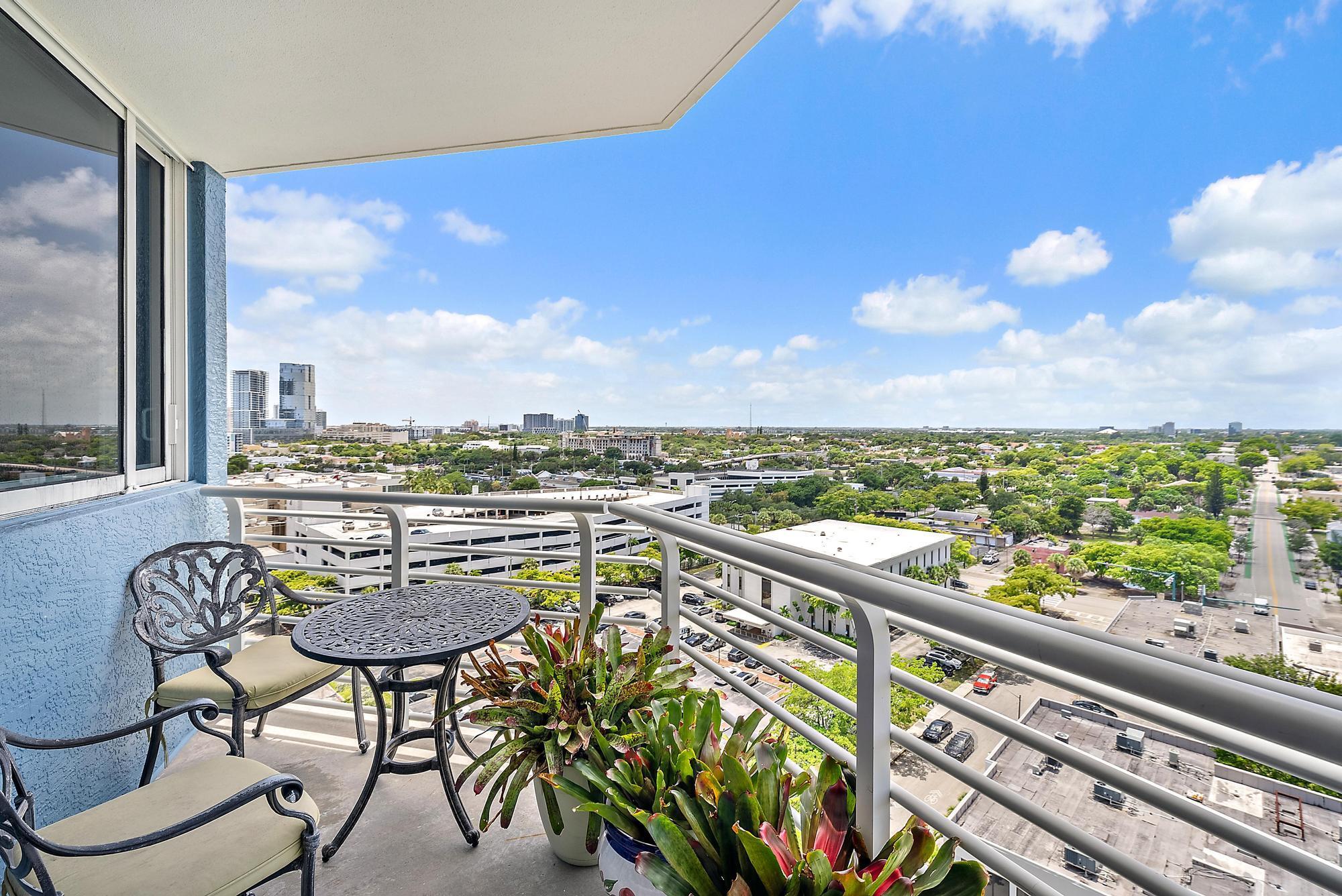 SLADE CONDO - Residential