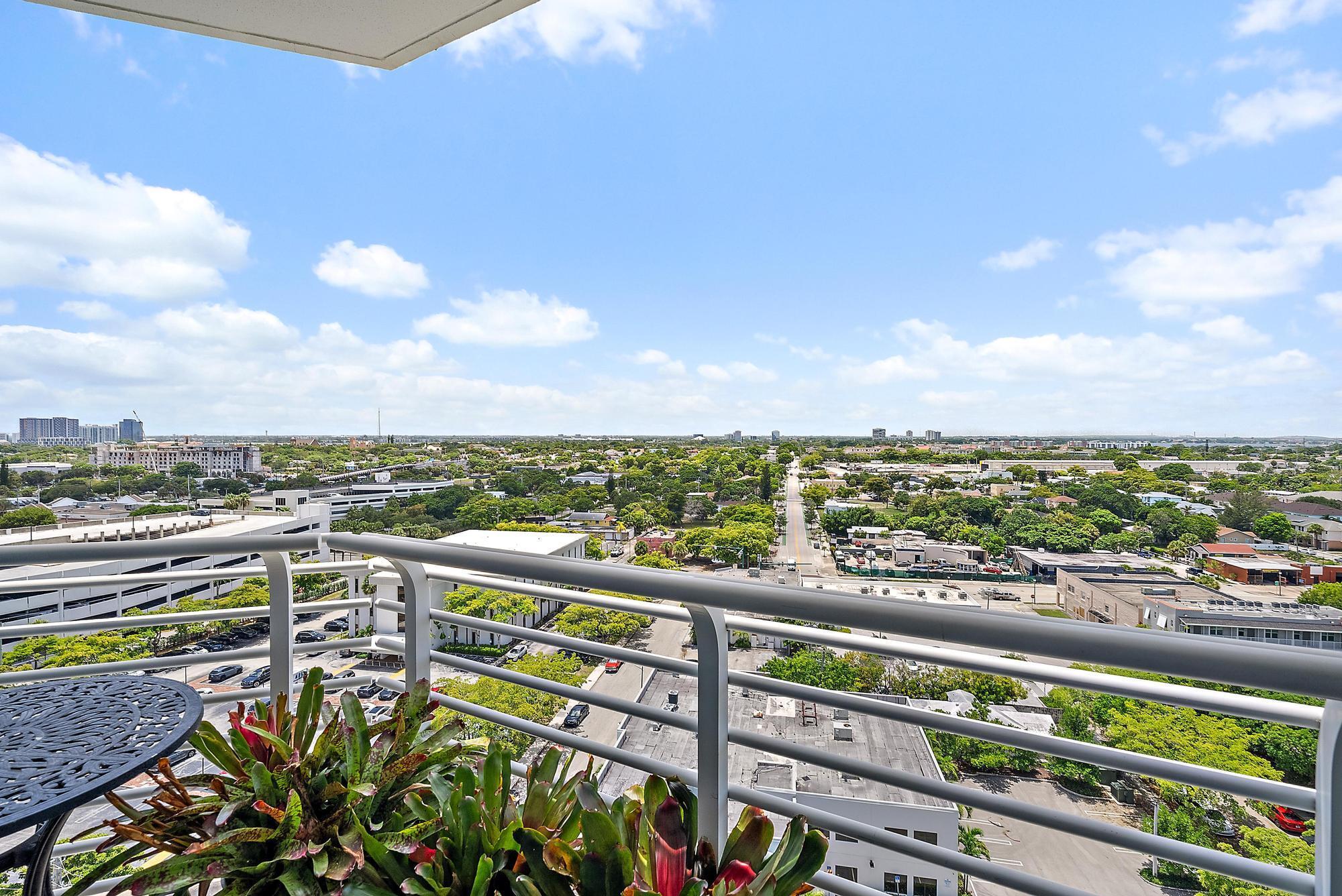 SLADE CONDO - Residential