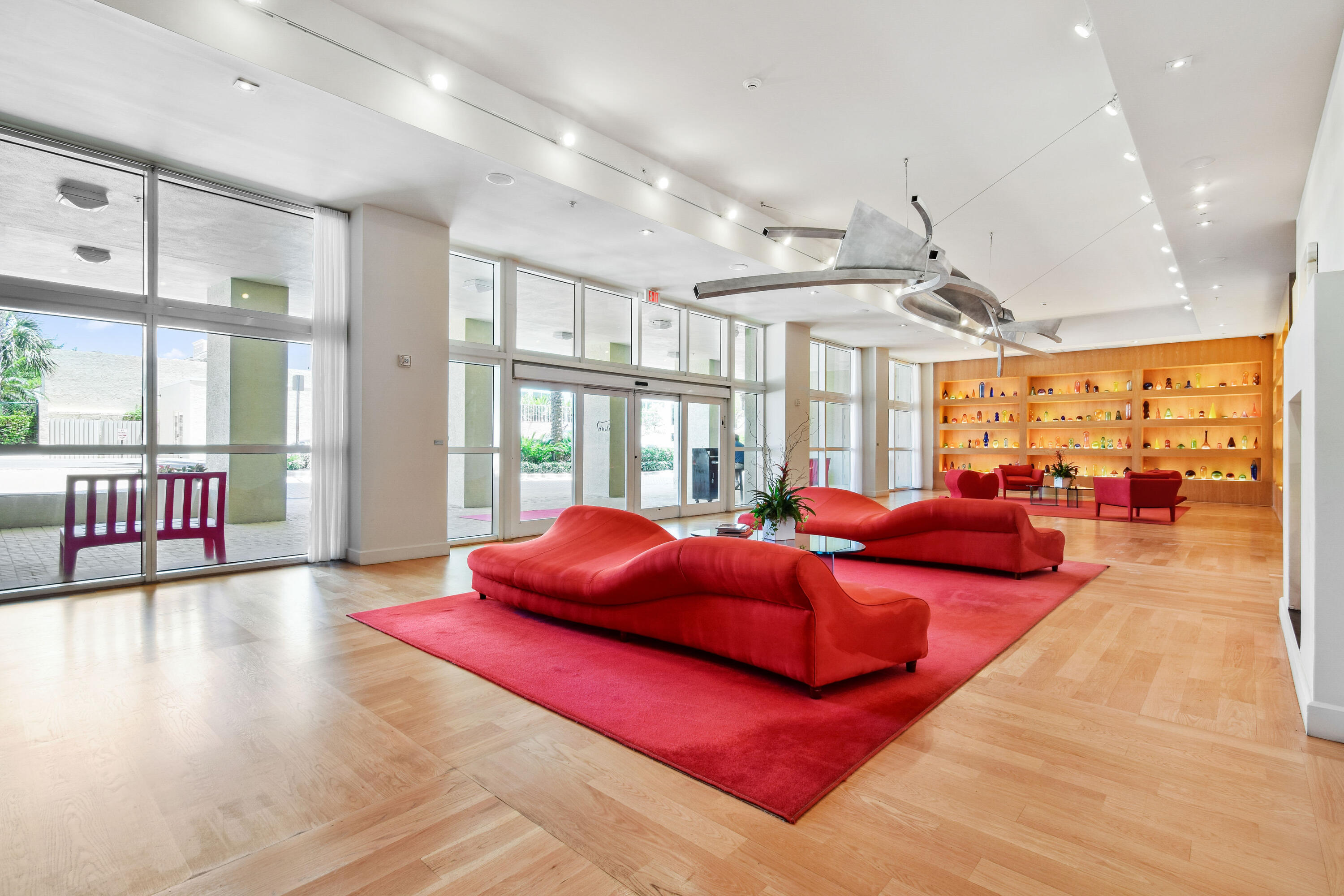 SLADE CONDO - Residential