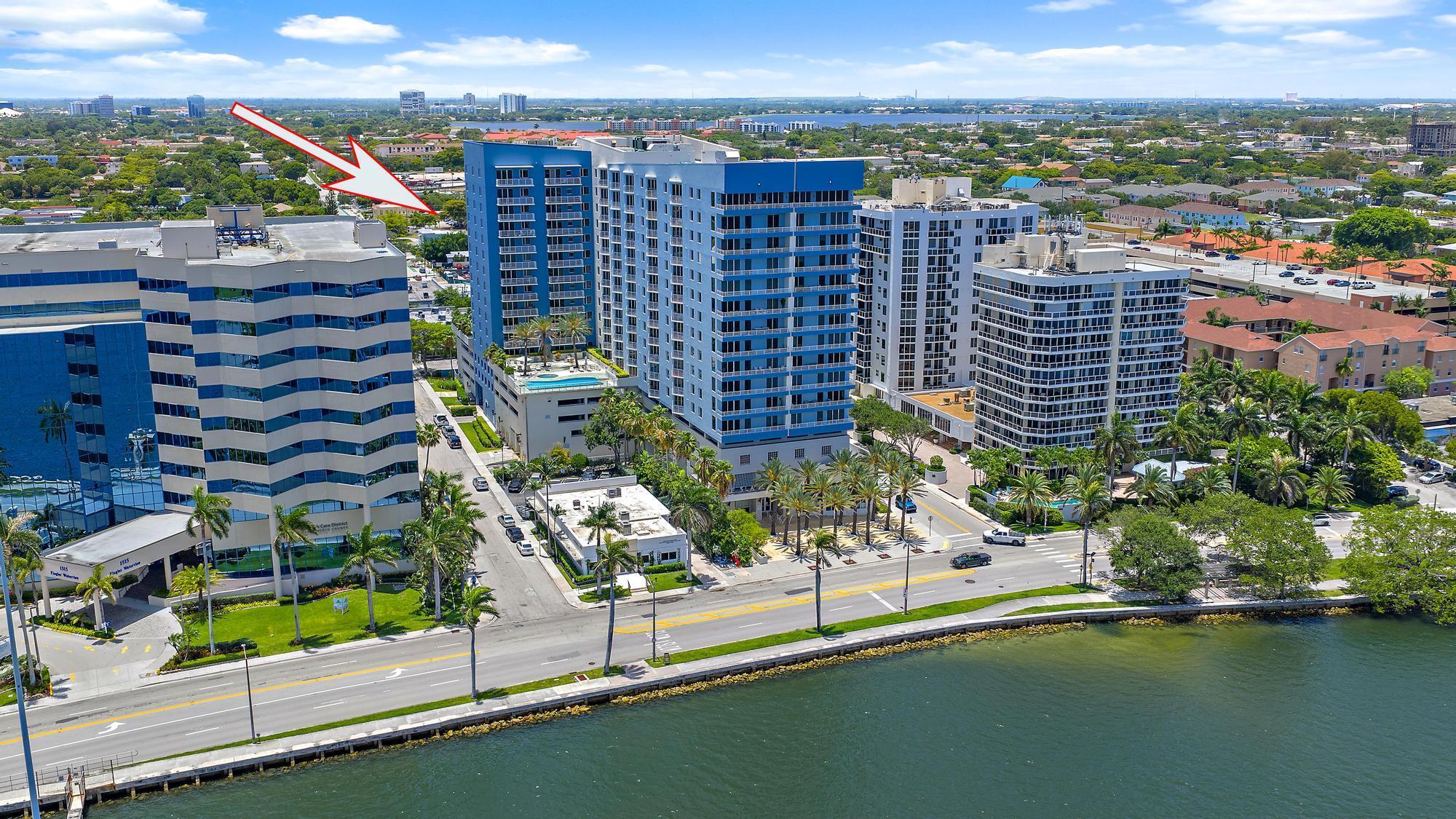 SLADE CONDO - Residential