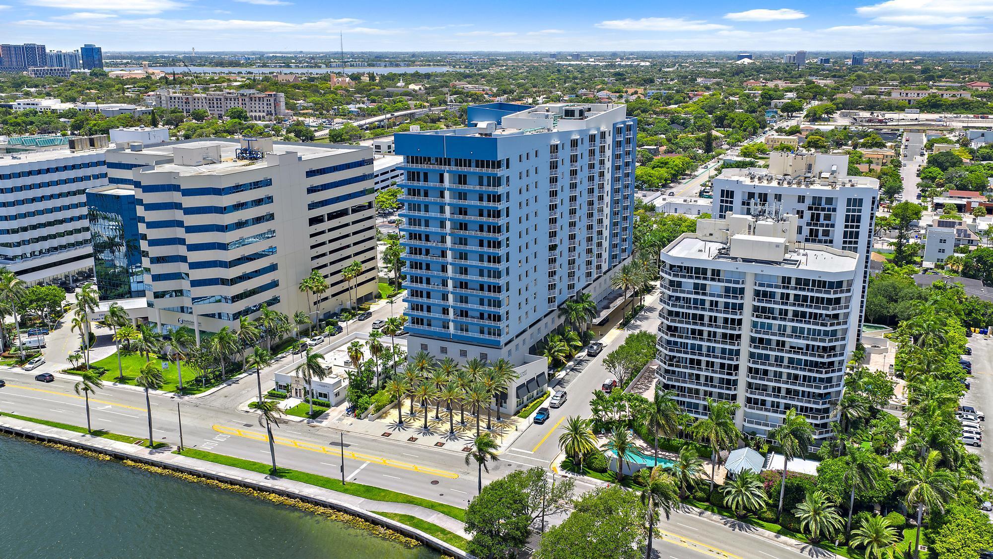 SLADE CONDO - Residential