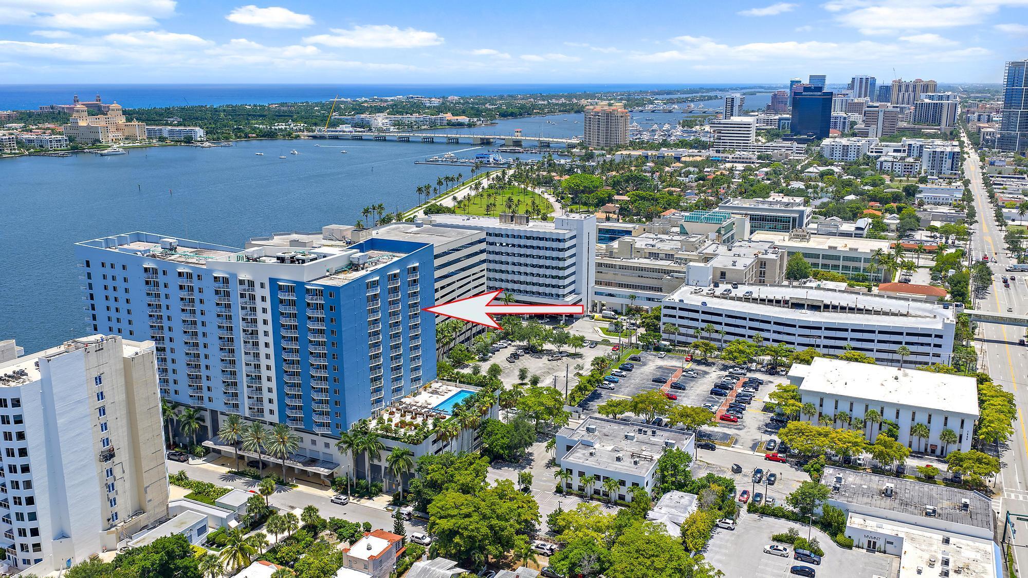 SLADE CONDO - Residential