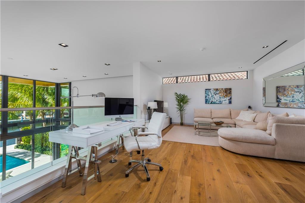 Riviera 6-17 B - Residential