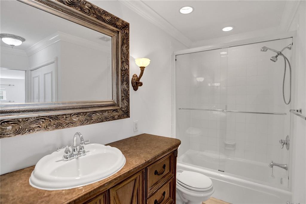BAY COLONY CLUB - Residential