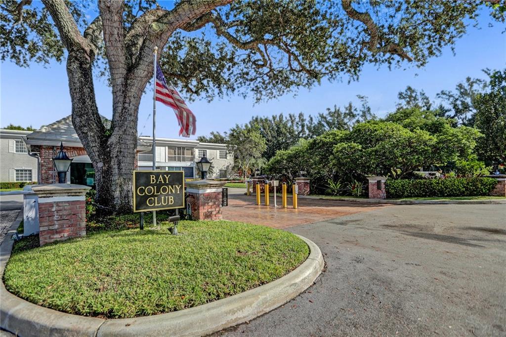 BAY COLONY CLUB - Residential