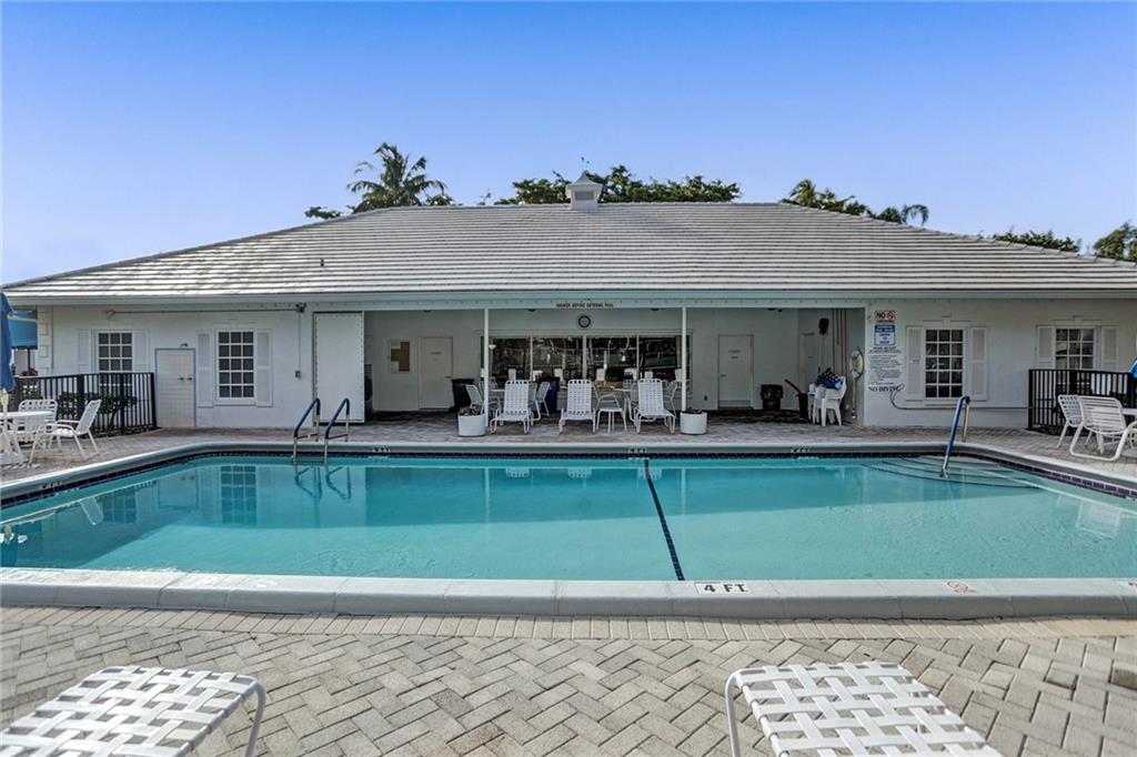BAY COLONY CLUB - Residential