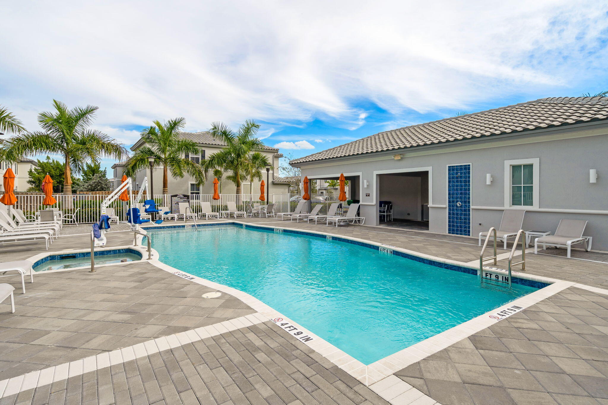 WINDSOR SQUARE - Residential