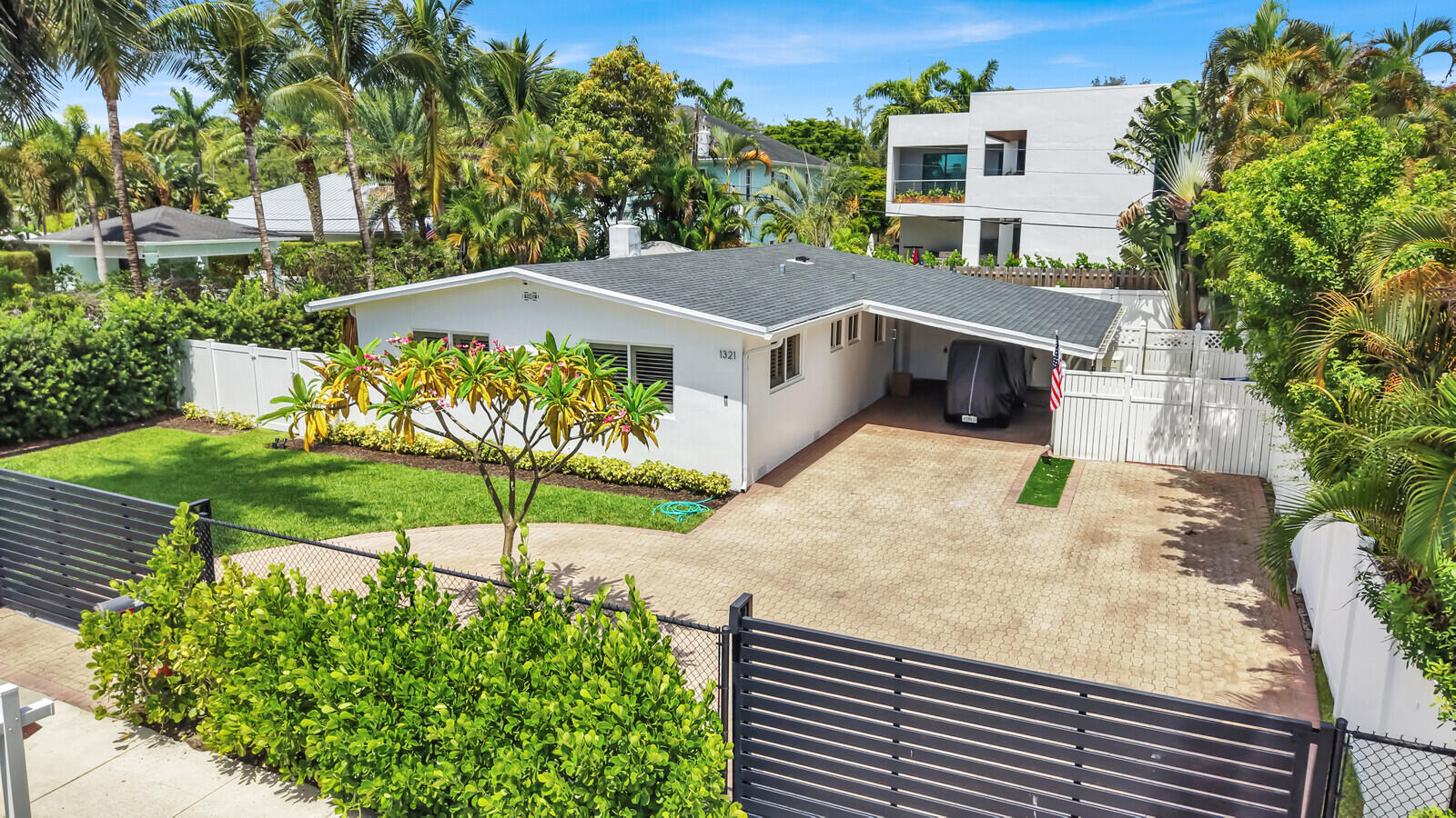 LAUDERDALE HARBORS - Residential
