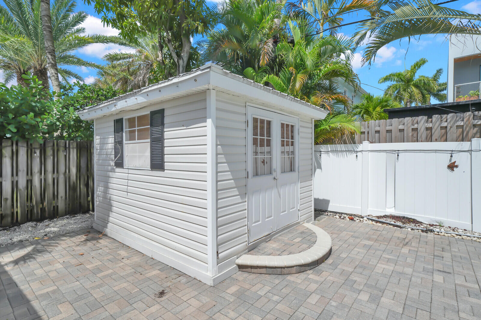 LAUDERDALE HARBORS - Residential