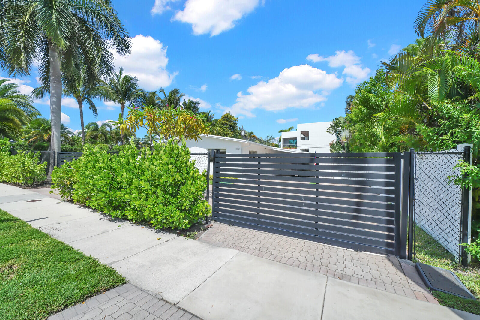 LAUDERDALE HARBORS - Residential