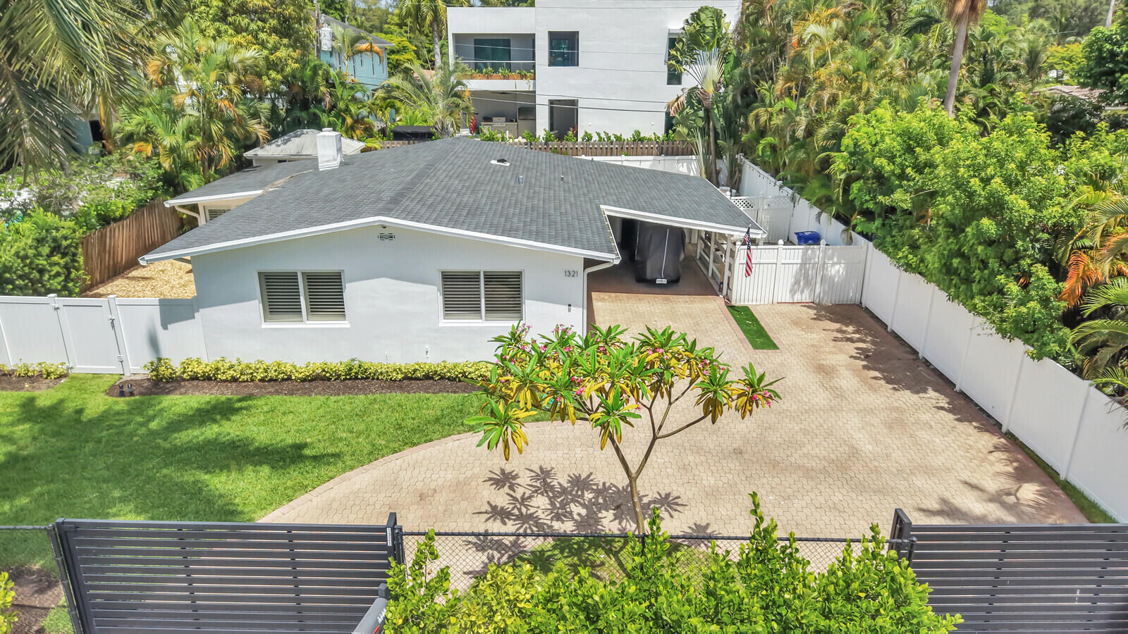 LAUDERDALE HARBORS - Residential