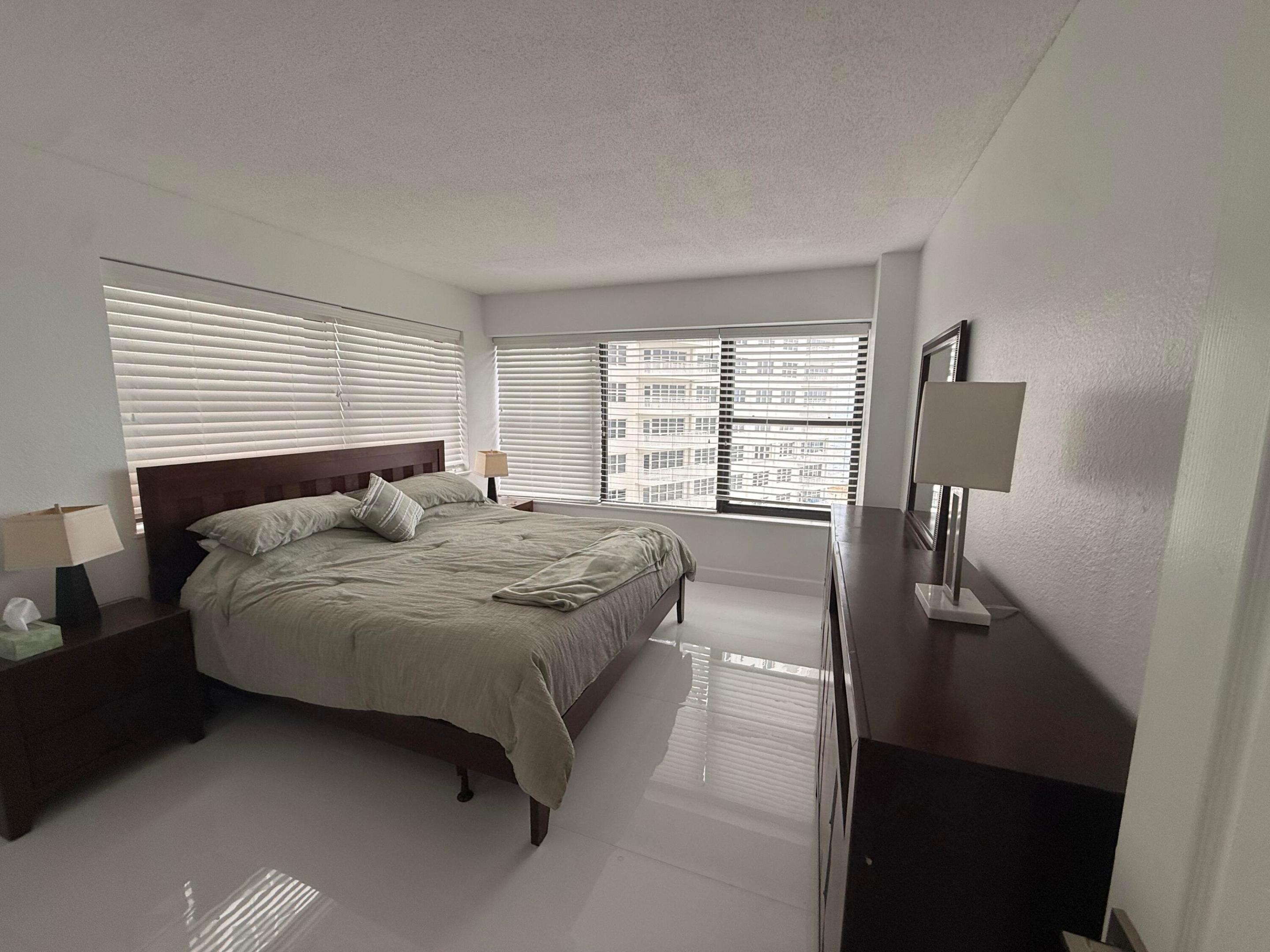 GALT OCEAN CLUB CONDO - Residential