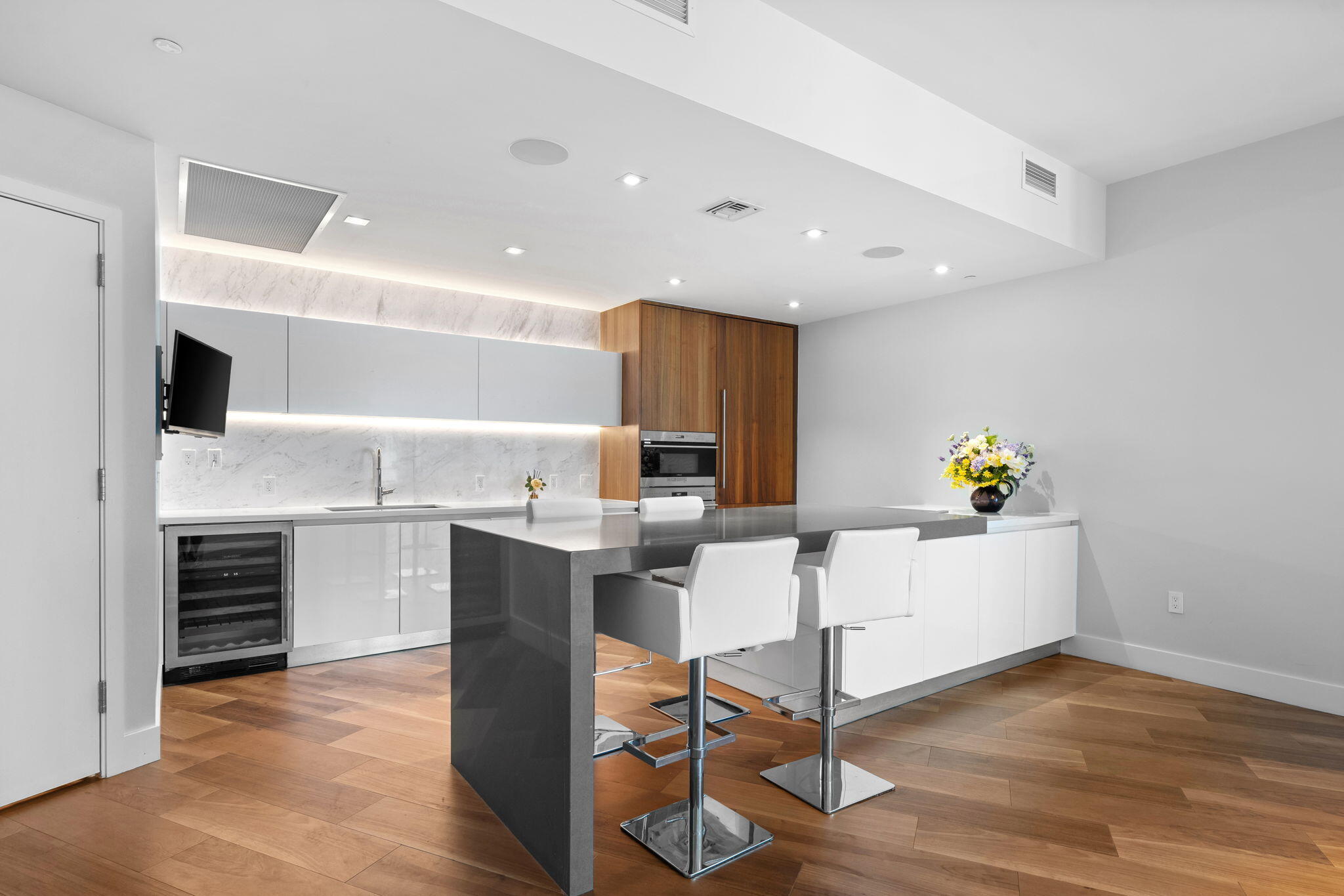 Paramount - Residential