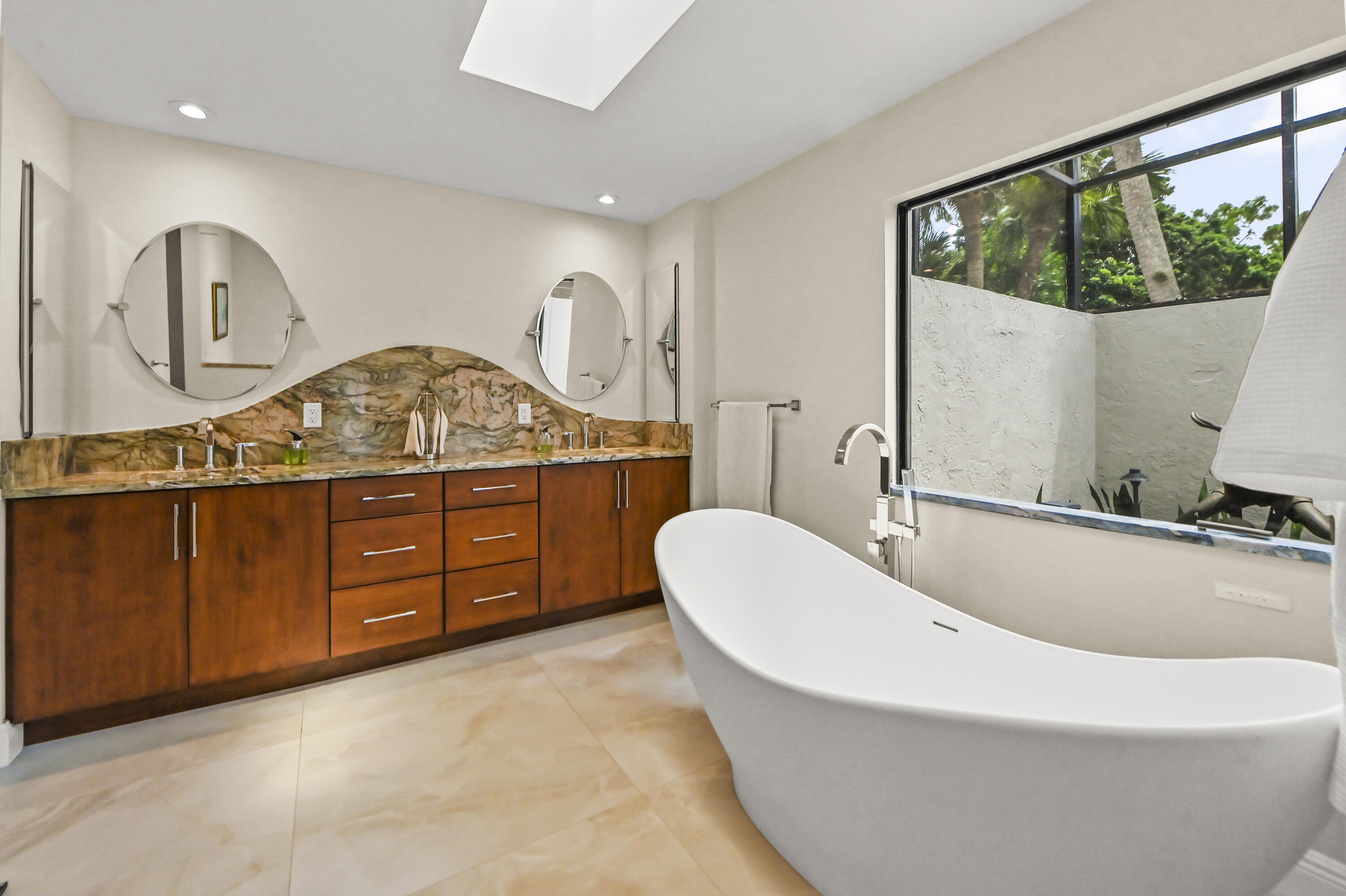 PINEWOOD OF WELLINGTON - Residential