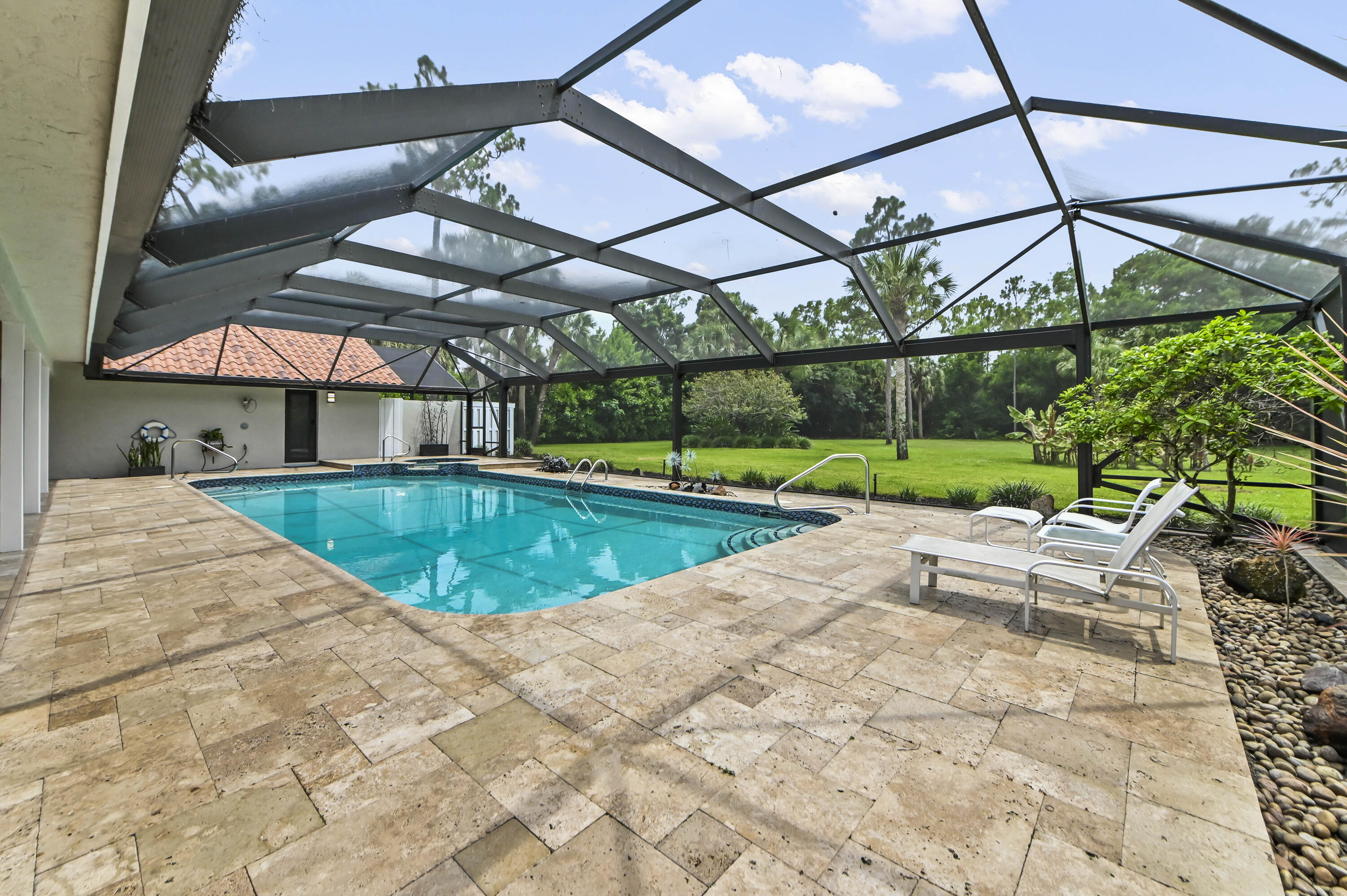 PINEWOOD OF WELLINGTON - Residential