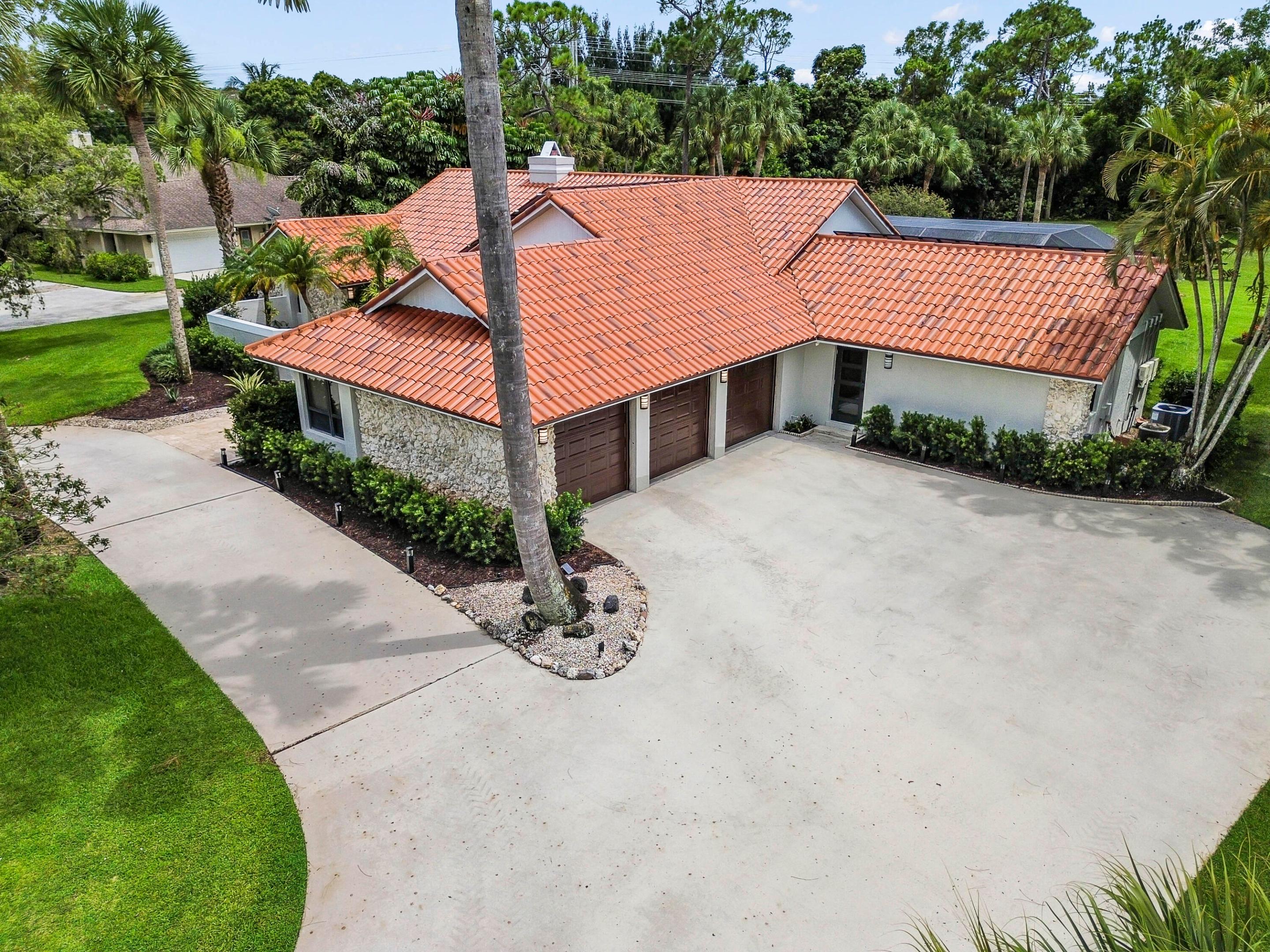 PINEWOOD OF WELLINGTON - Residential