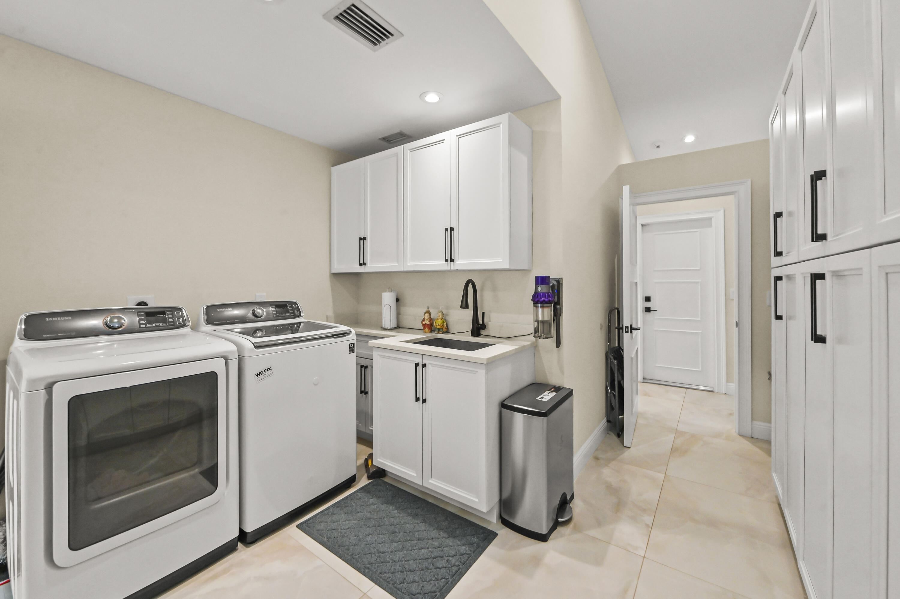 PINEWOOD OF WELLINGTON - Residential