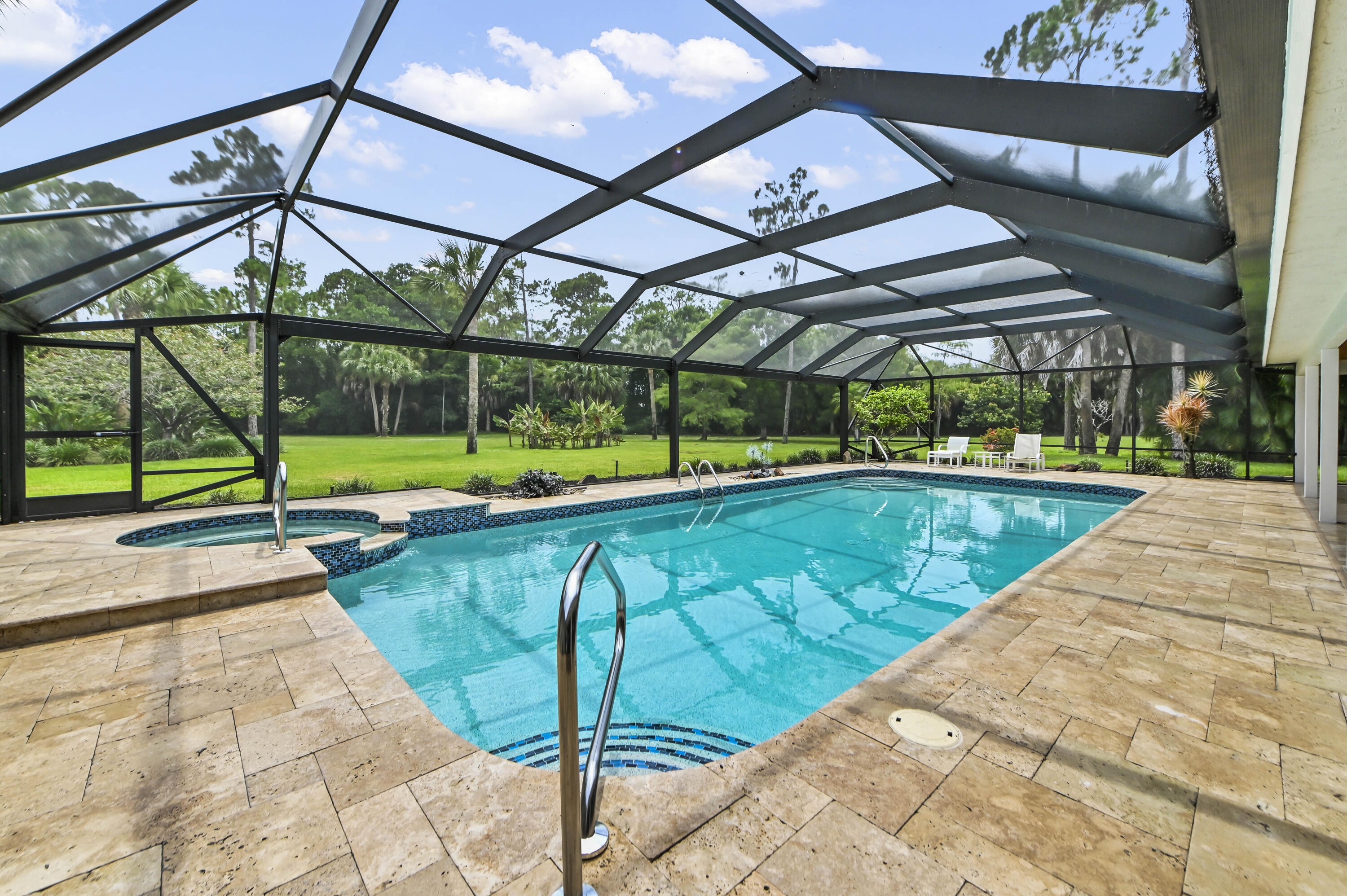 PINEWOOD OF WELLINGTON - Residential