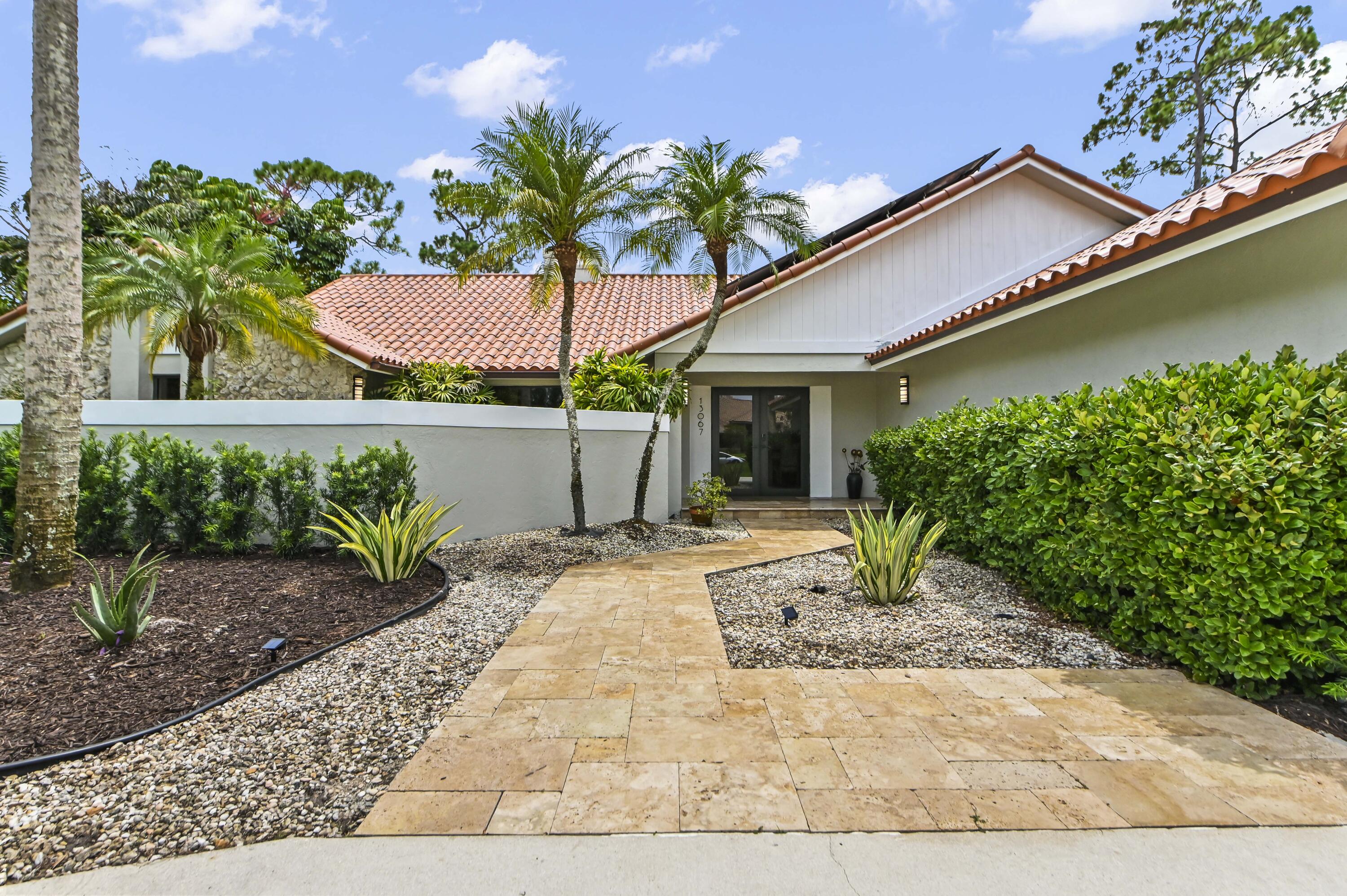 PINEWOOD OF WELLINGTON - Residential