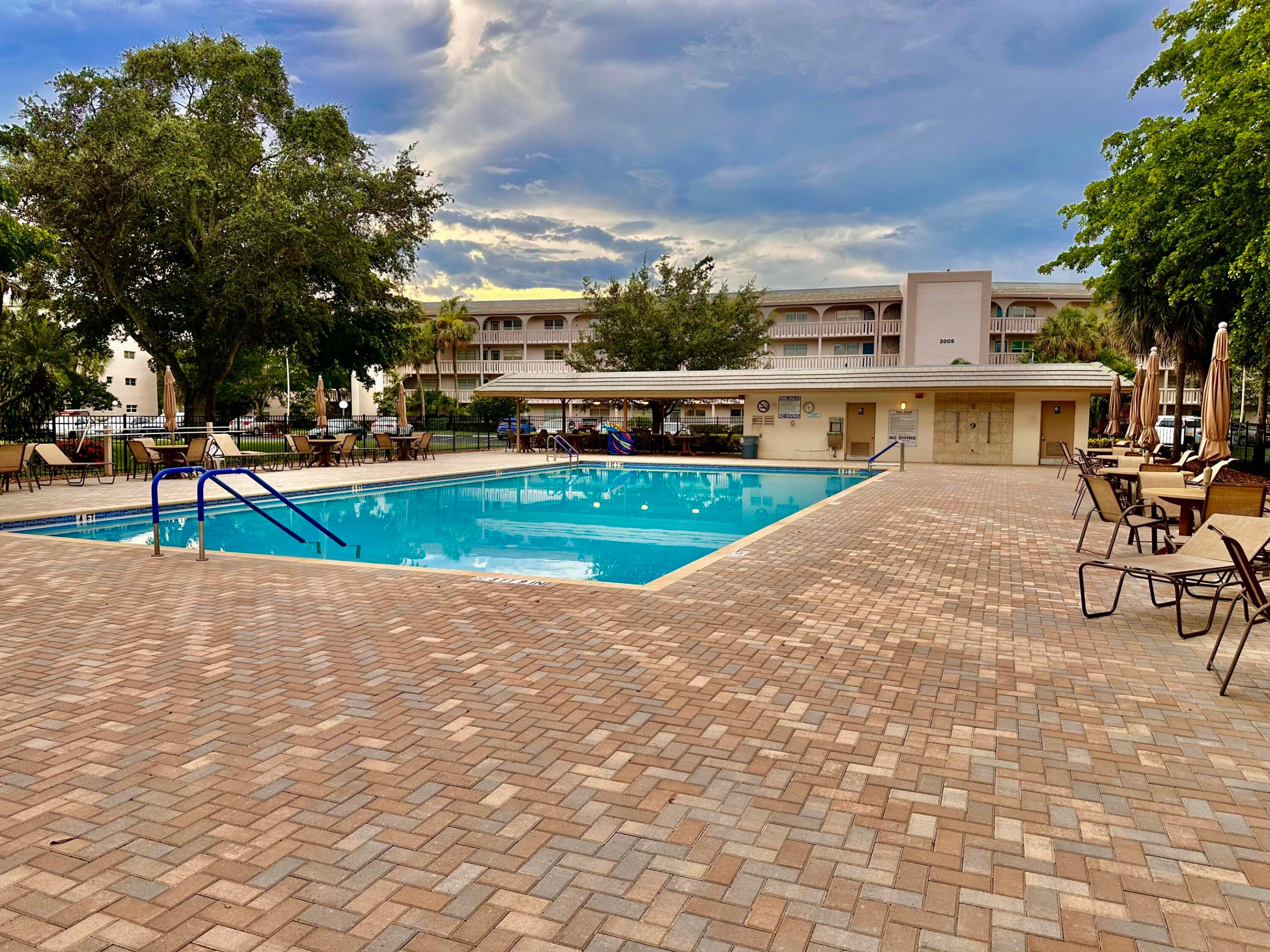 GRANADA VILLAGE B CONDO - Residential