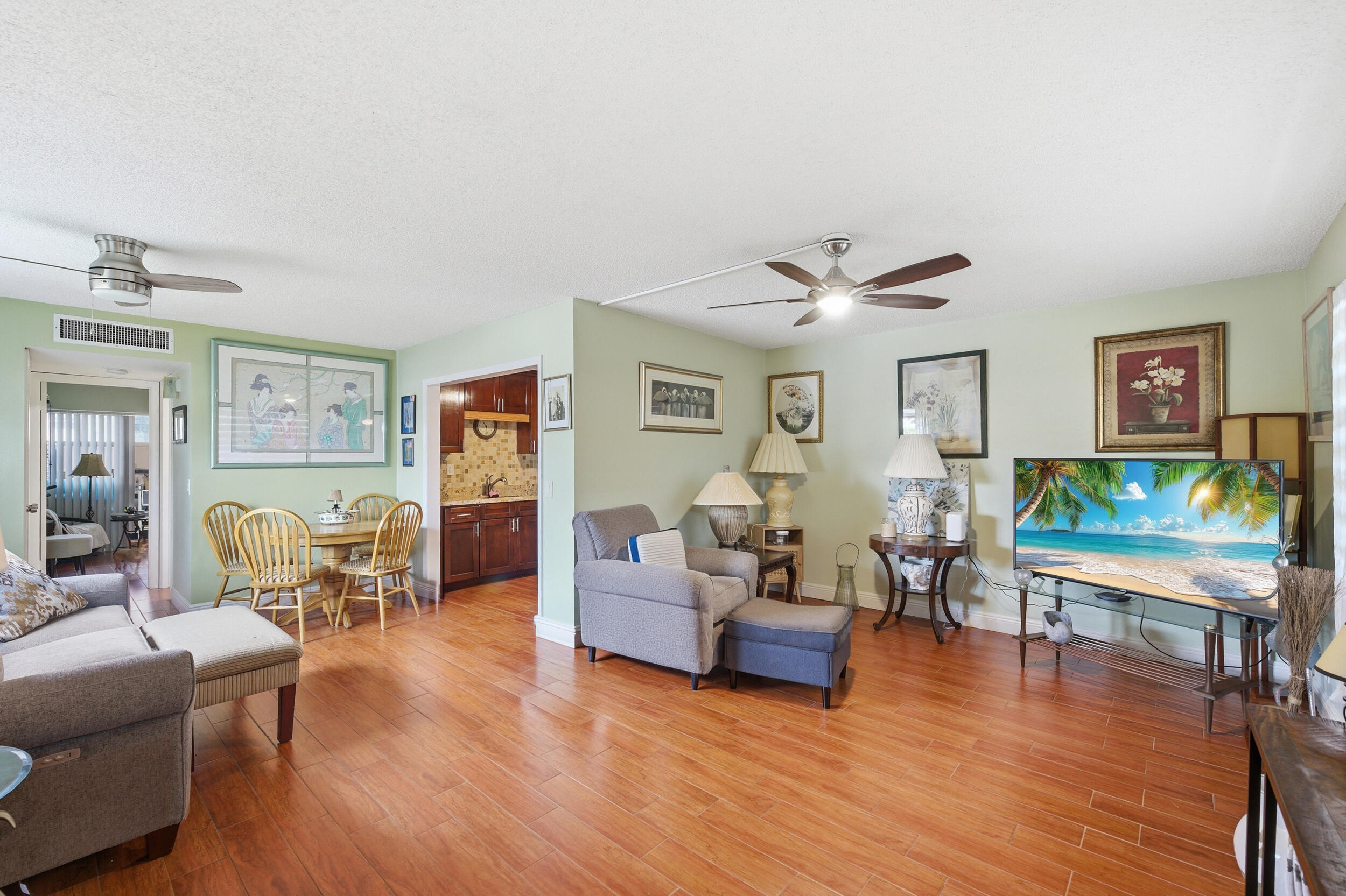 KINGS POINT - Residential