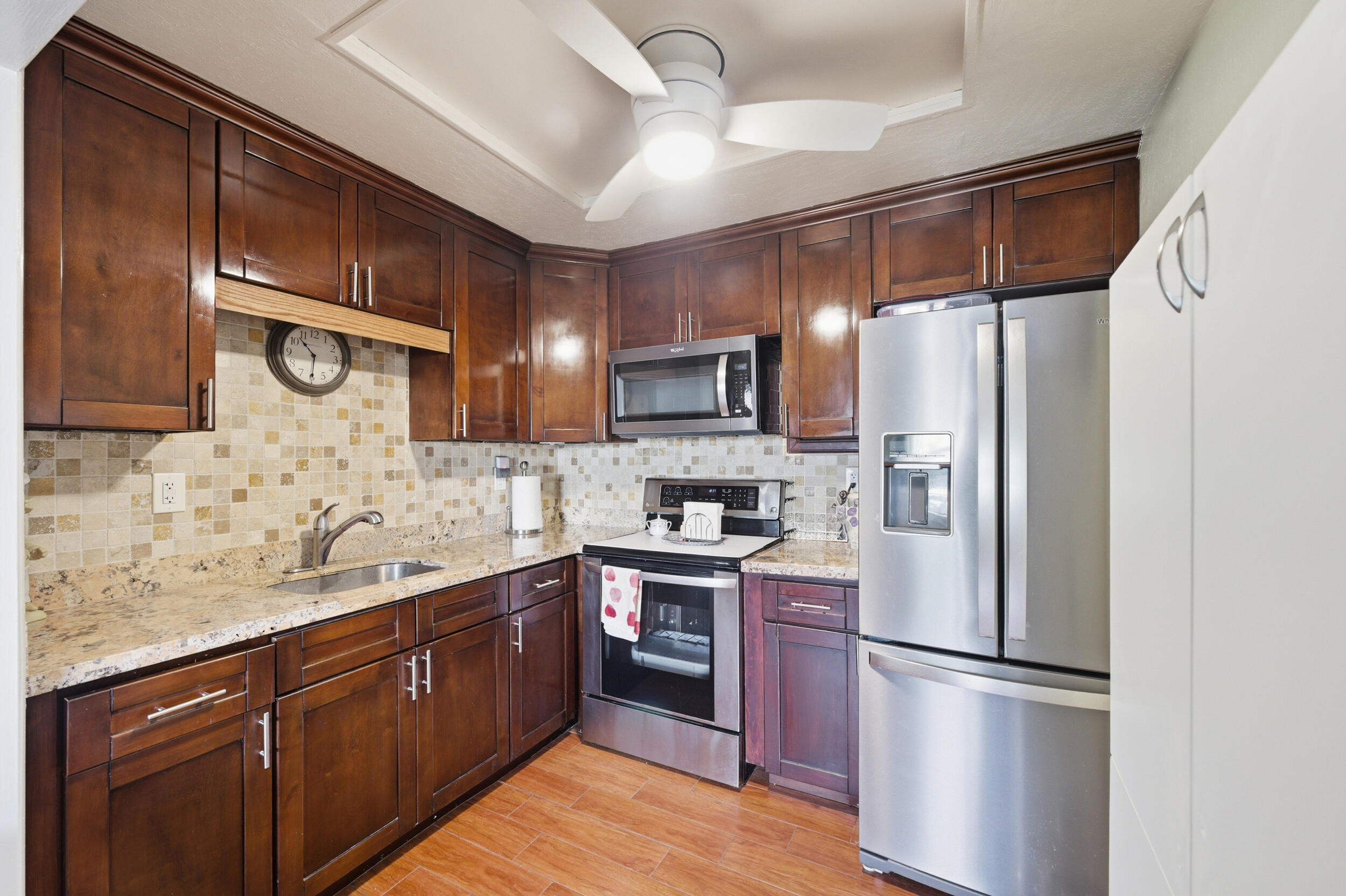 KINGS POINT - Residential