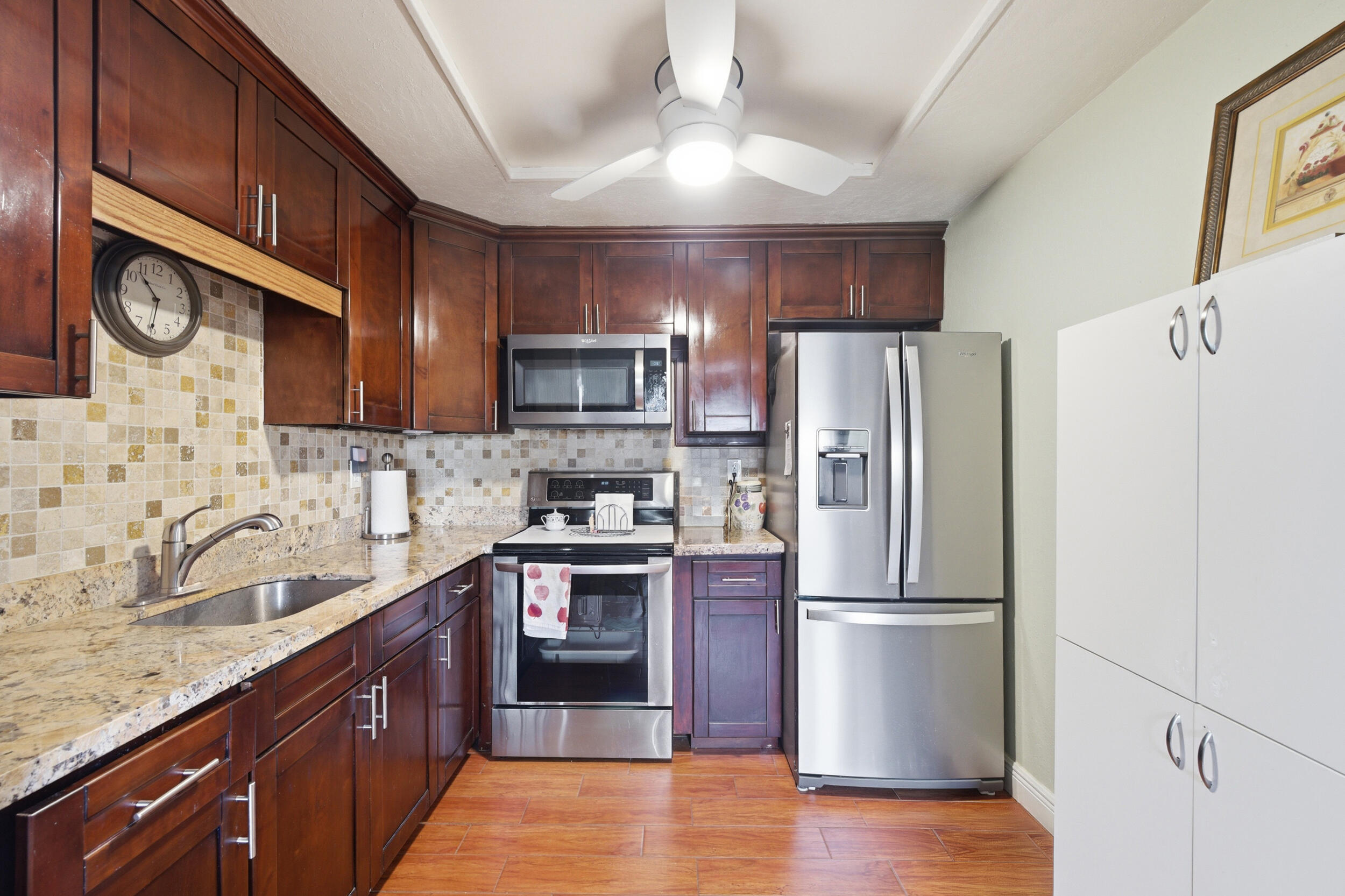 KINGS POINT - Residential