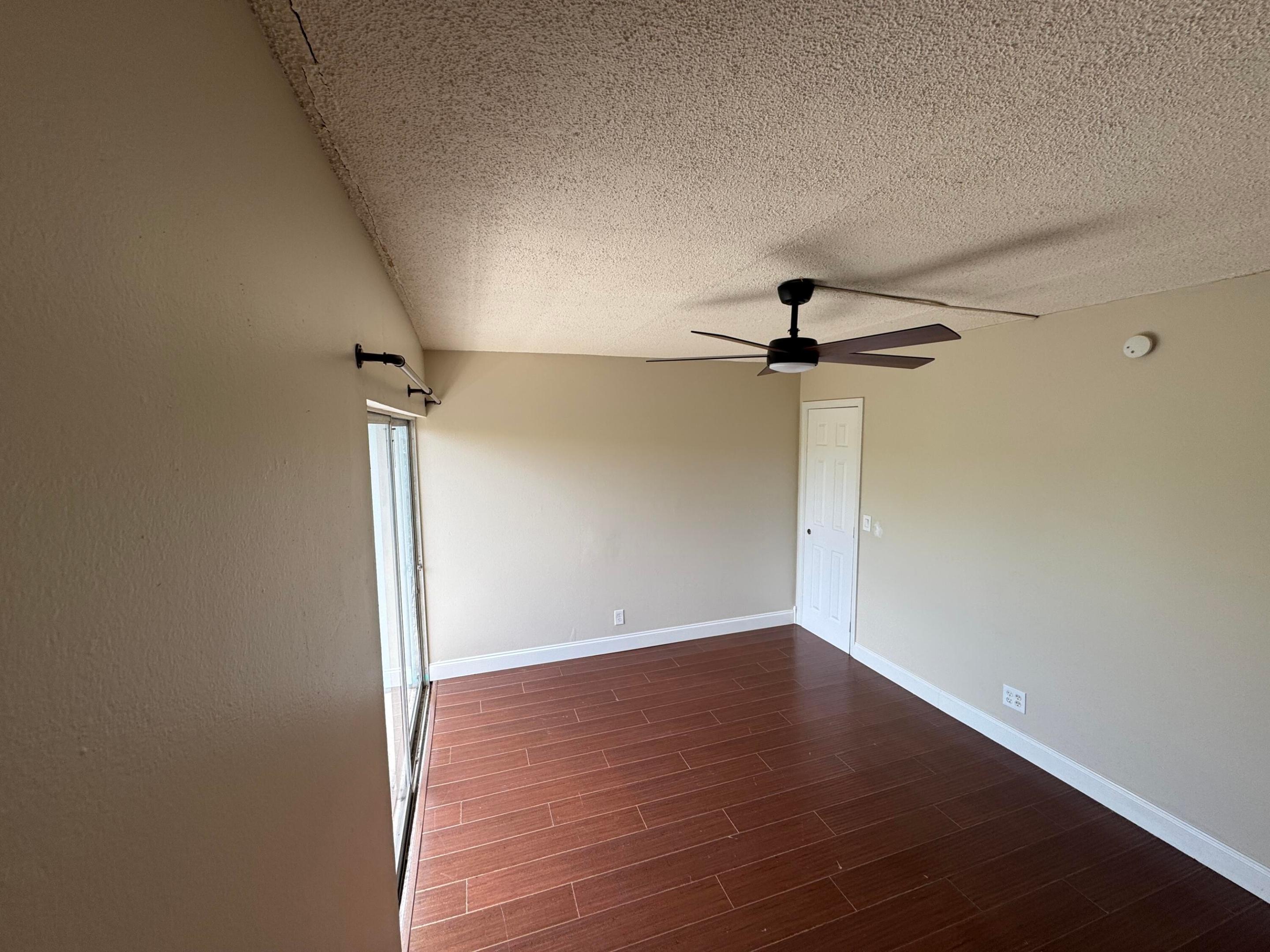 LORI-LYNN CONDO - Residential