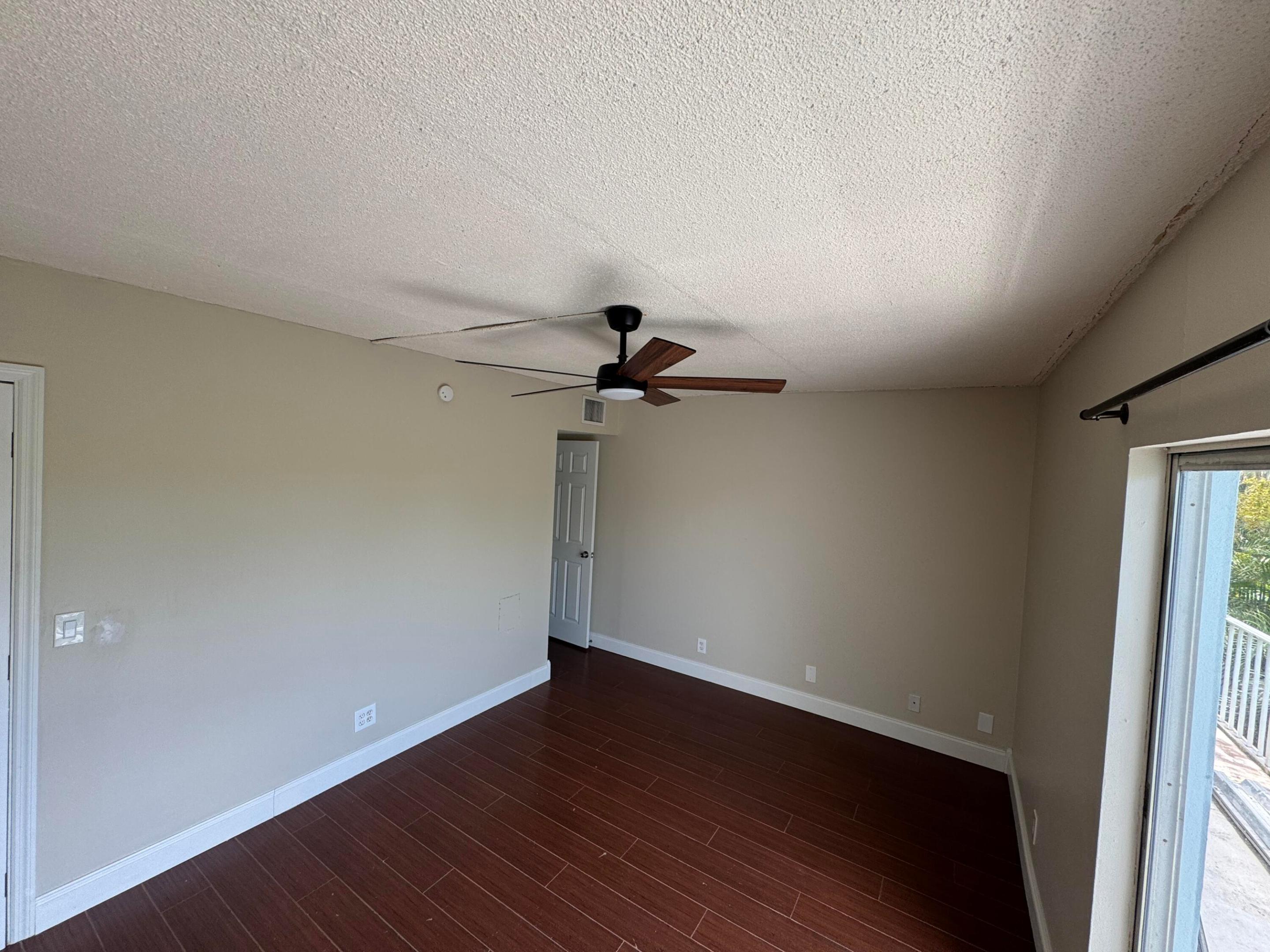 LORI-LYNN CONDO - Residential