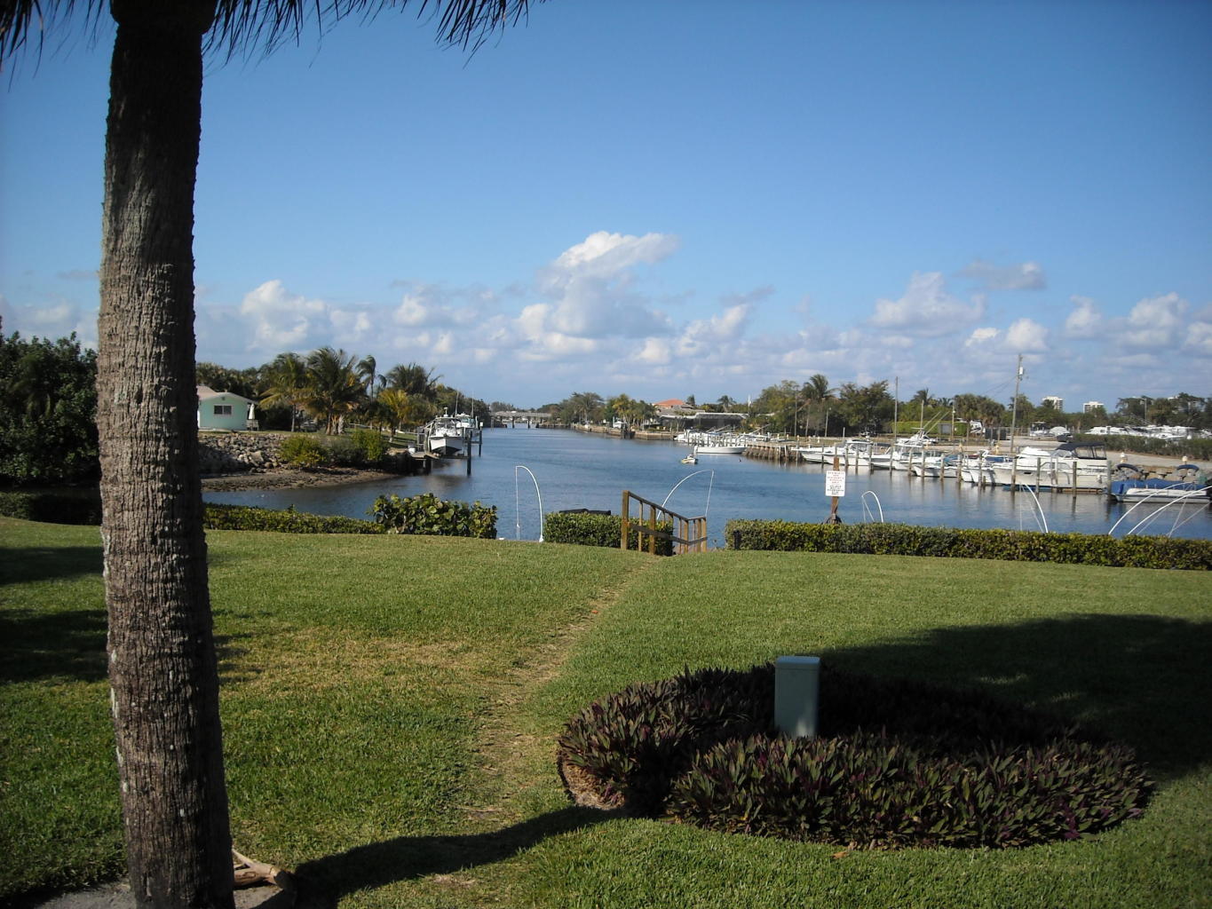 LORI-LYNN CONDO - Residential