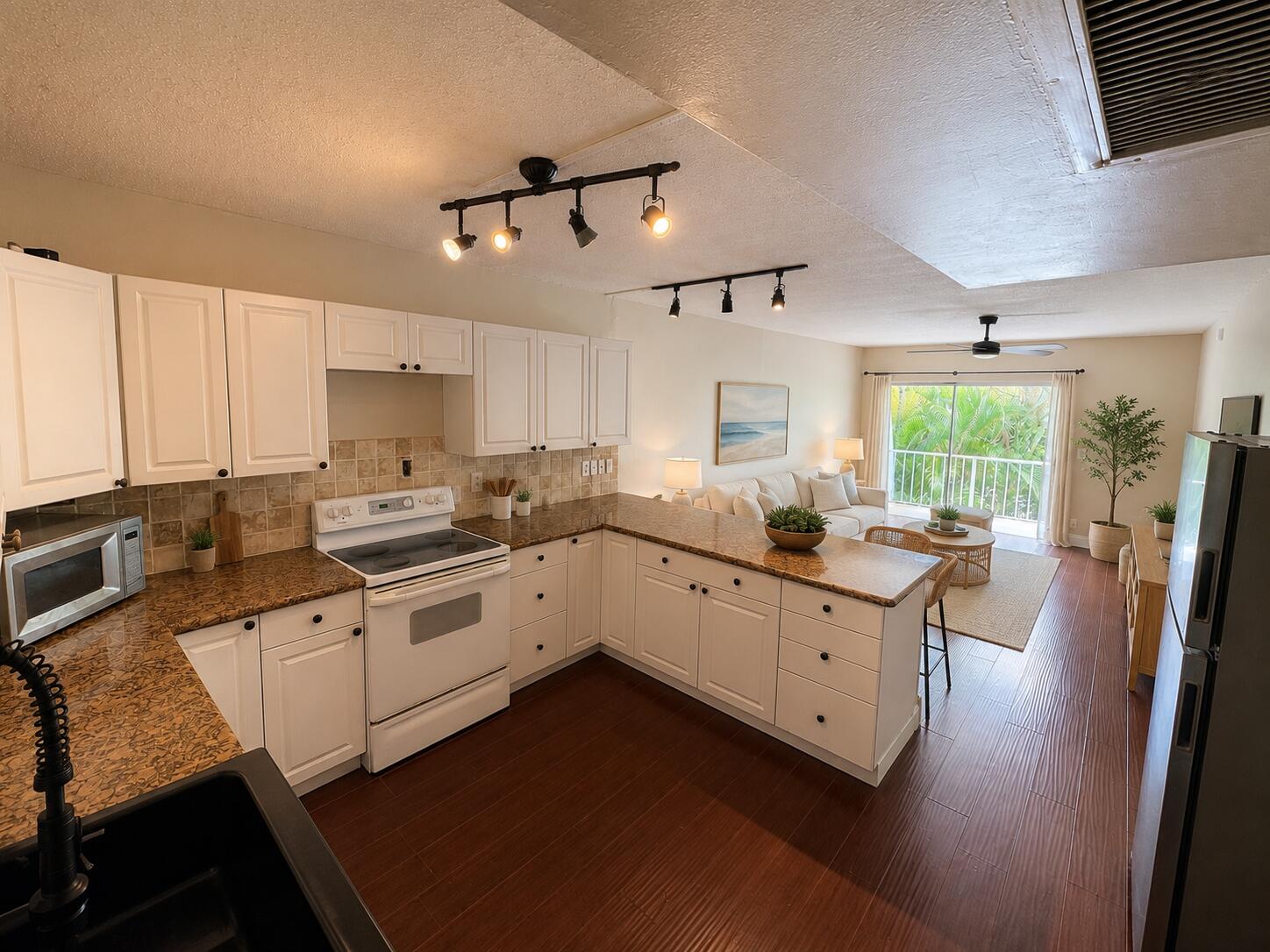 LORI-LYNN CONDO - Residential