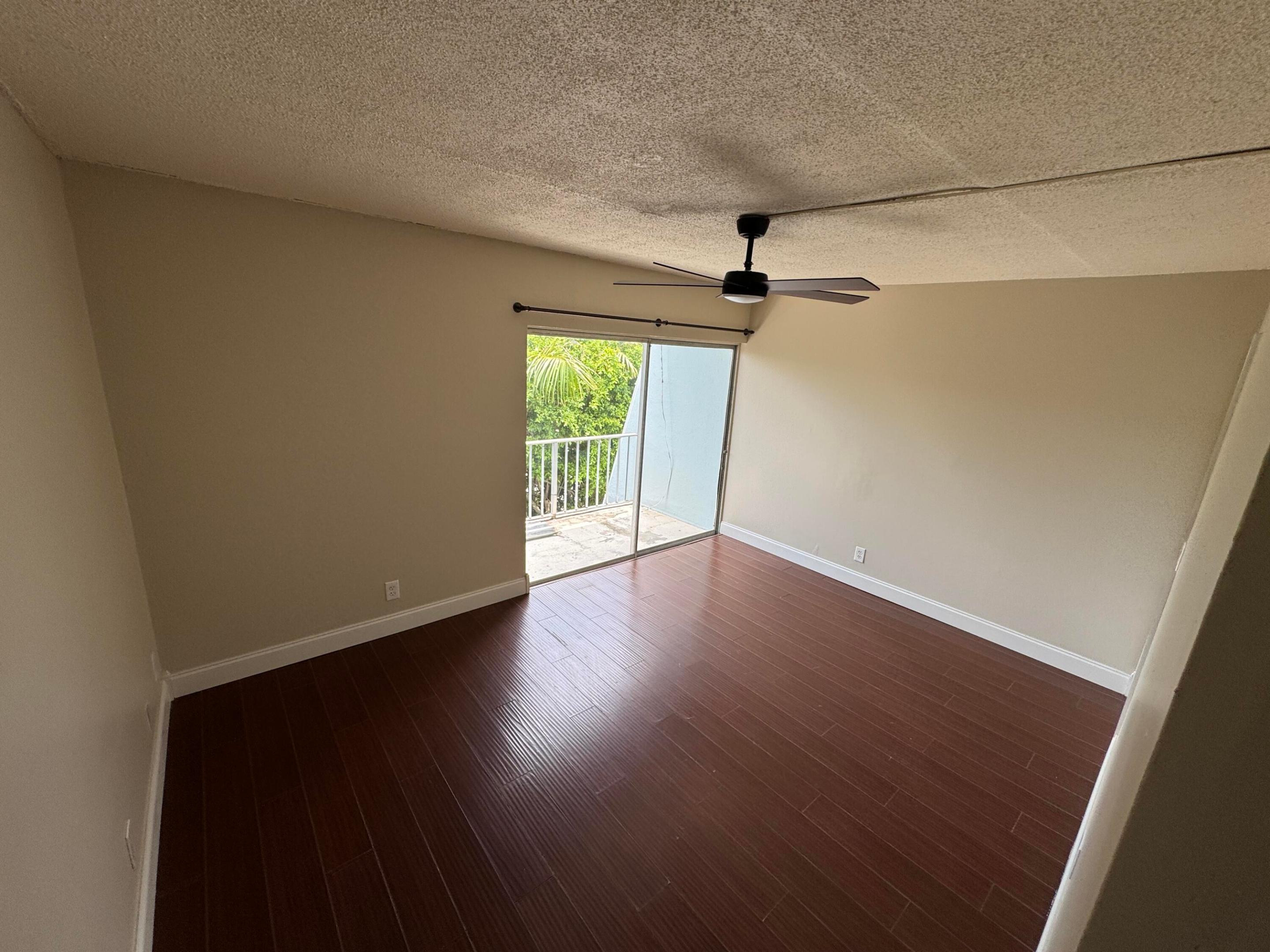 LORI-LYNN CONDO - Residential